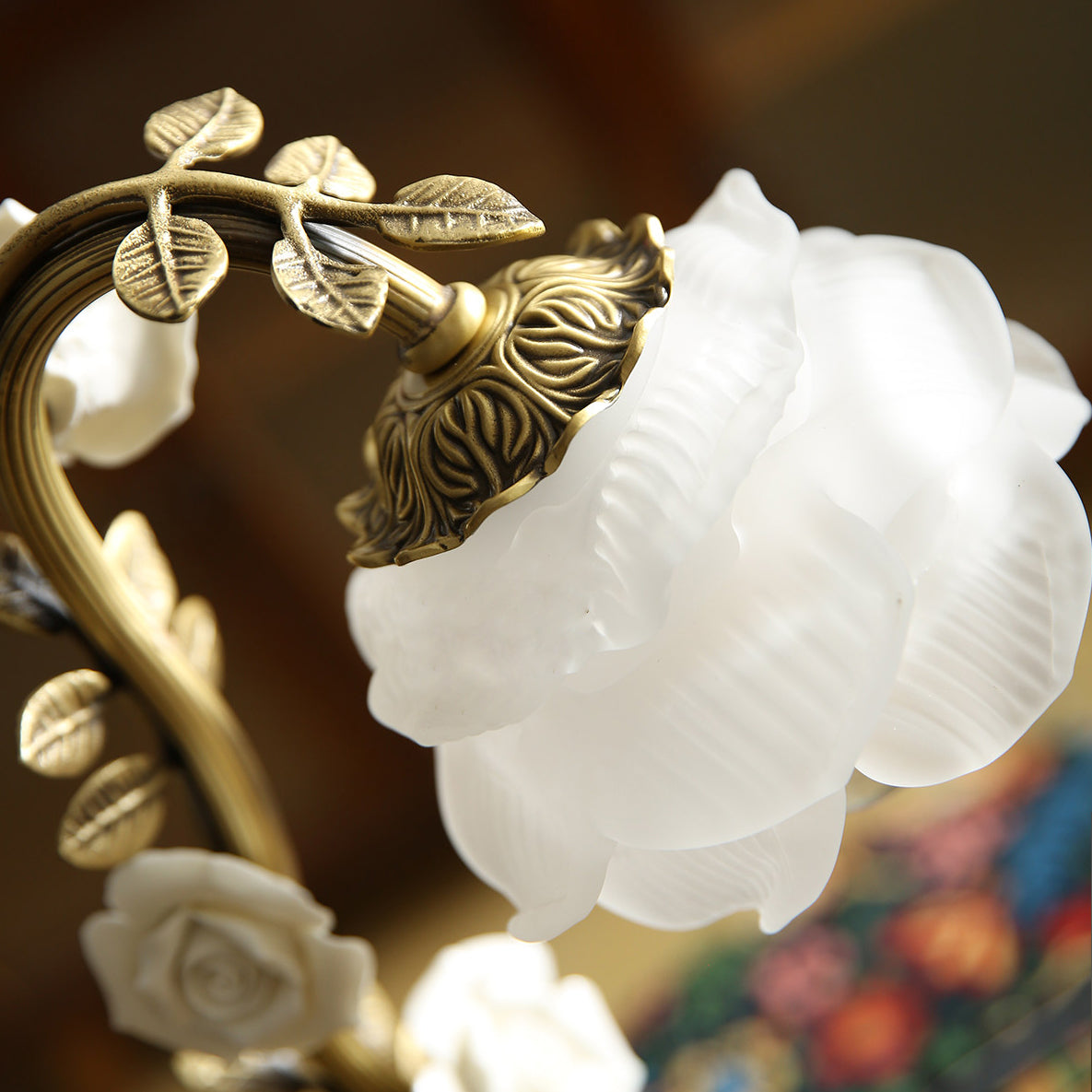 Liorarena Floral Table Lamp