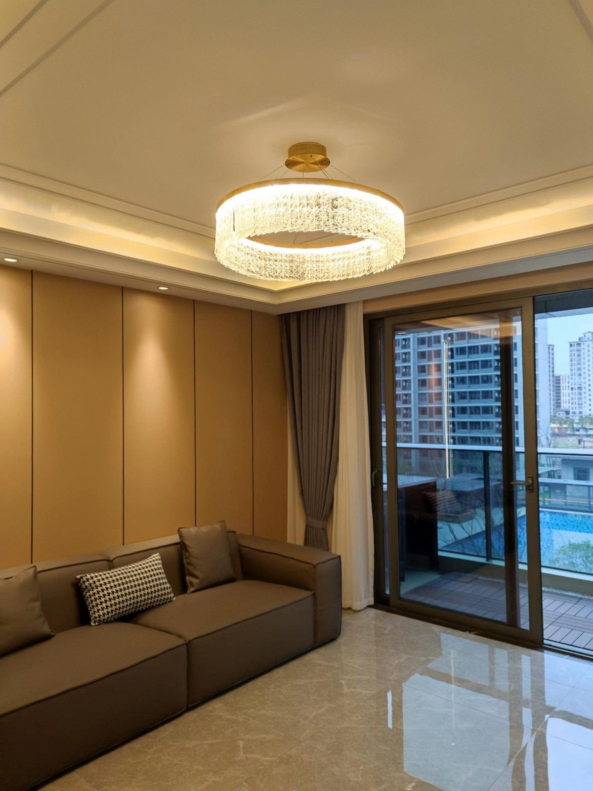 Seluira Chandelier Round Halo Crystal