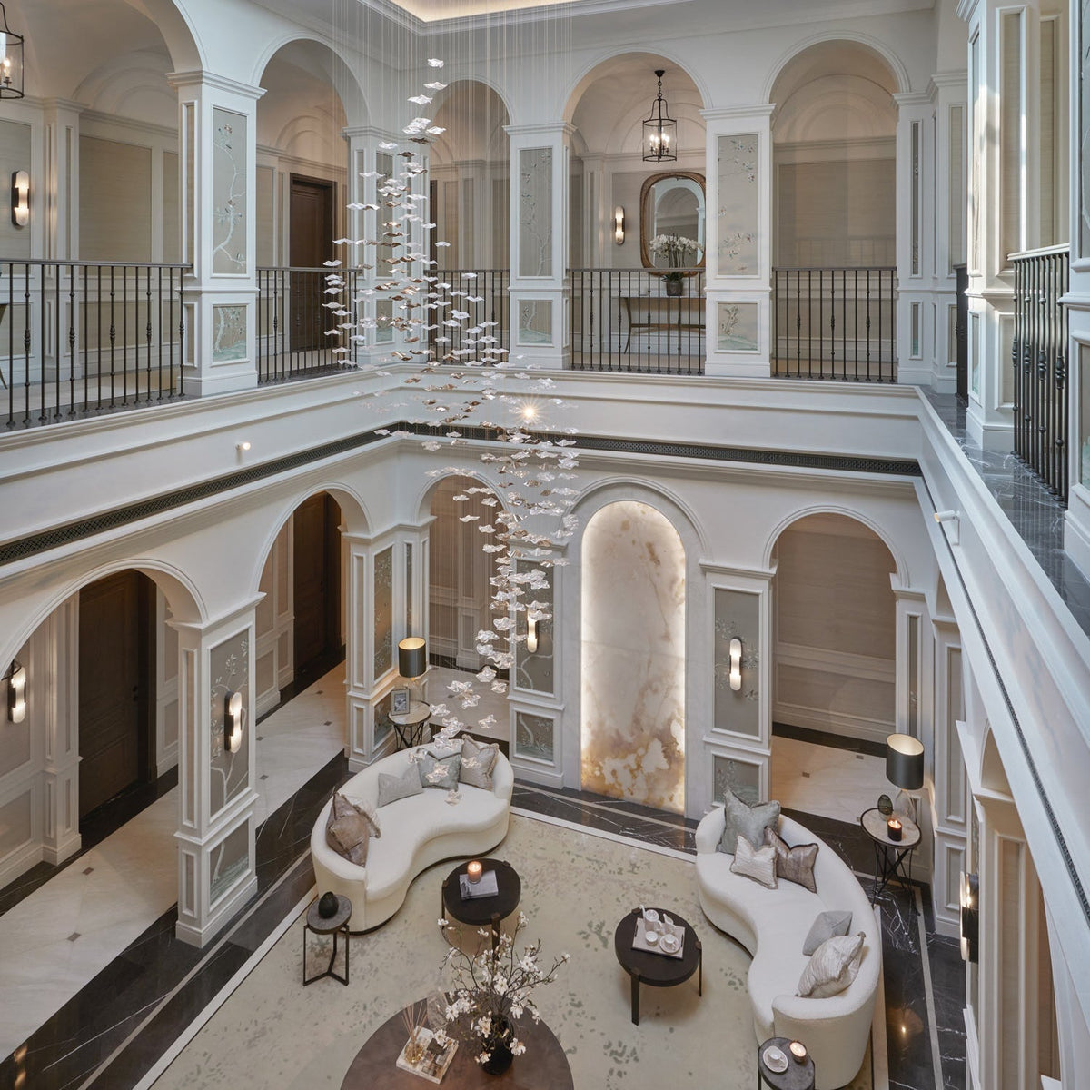 Lisk Luxury Brass Linear Chandelier