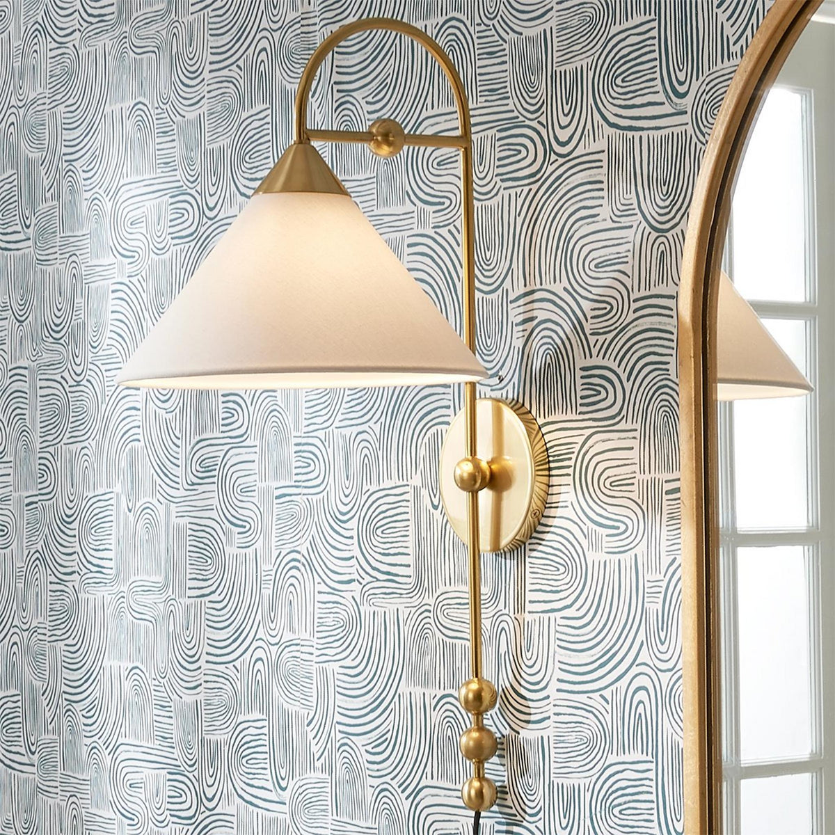 Renaelia Wall Lamp
