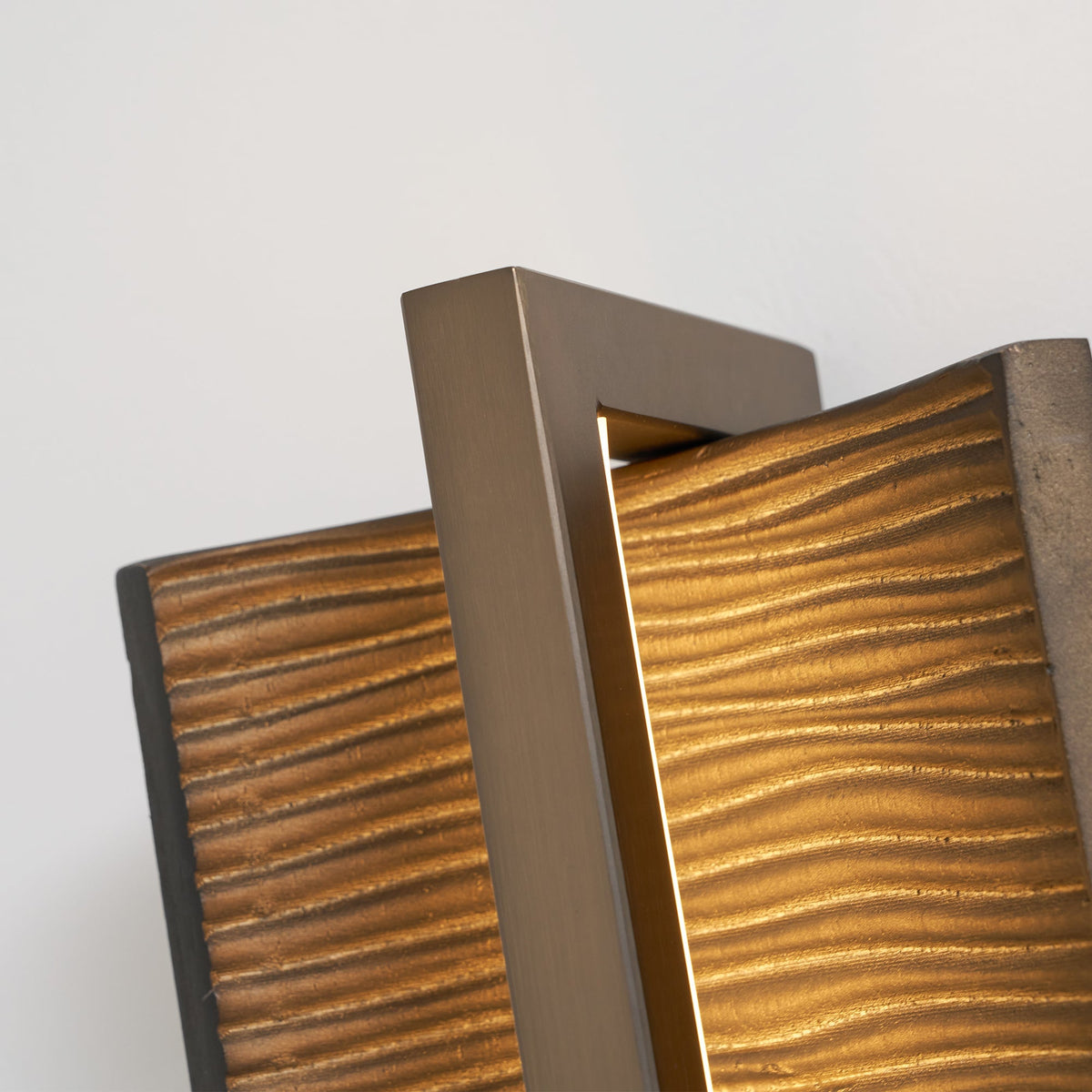 Hapa Art Deco Indoor Wall Light