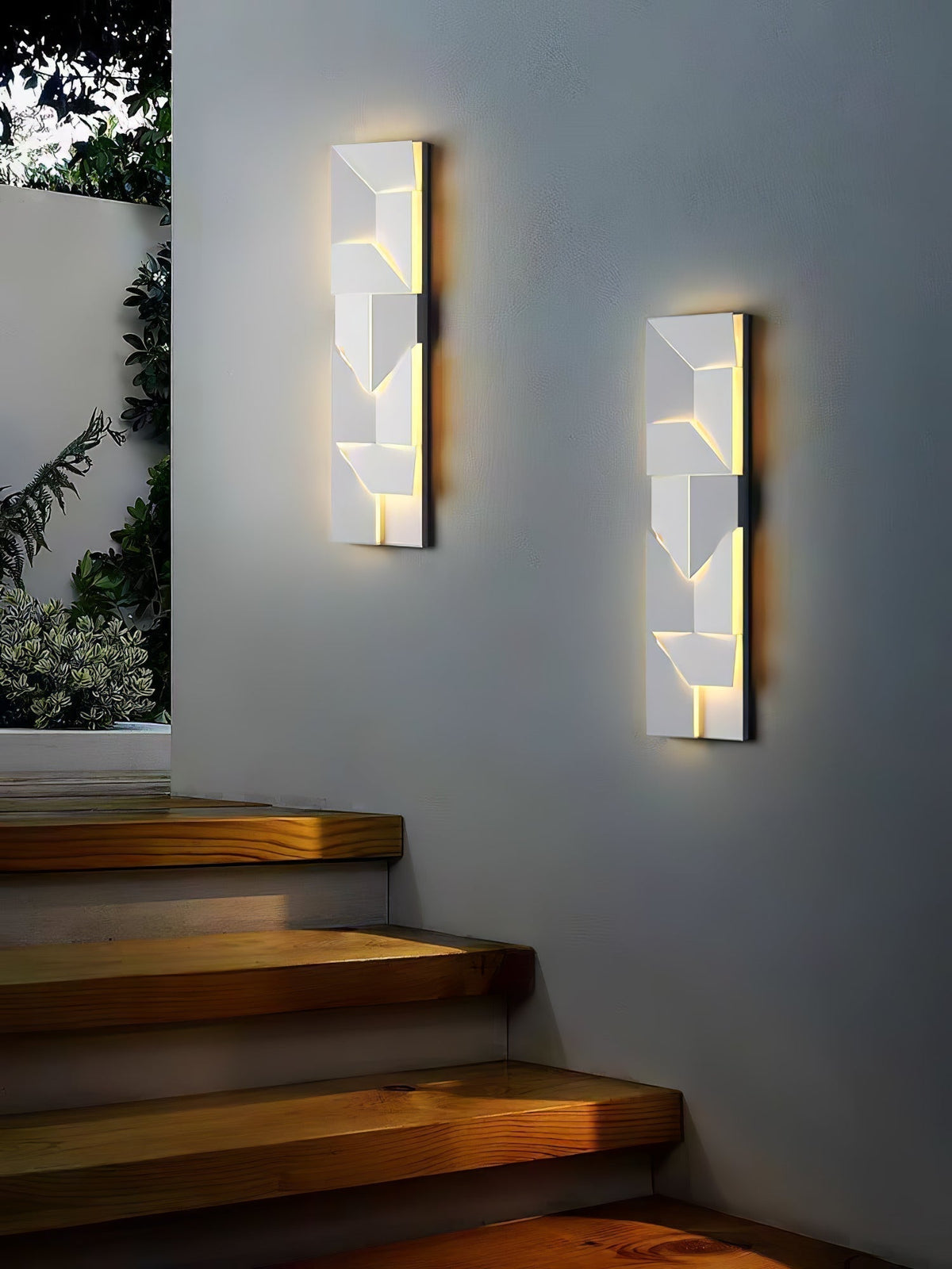 Deloza Shadows Rechargeable Grand Sconce Wall lamp