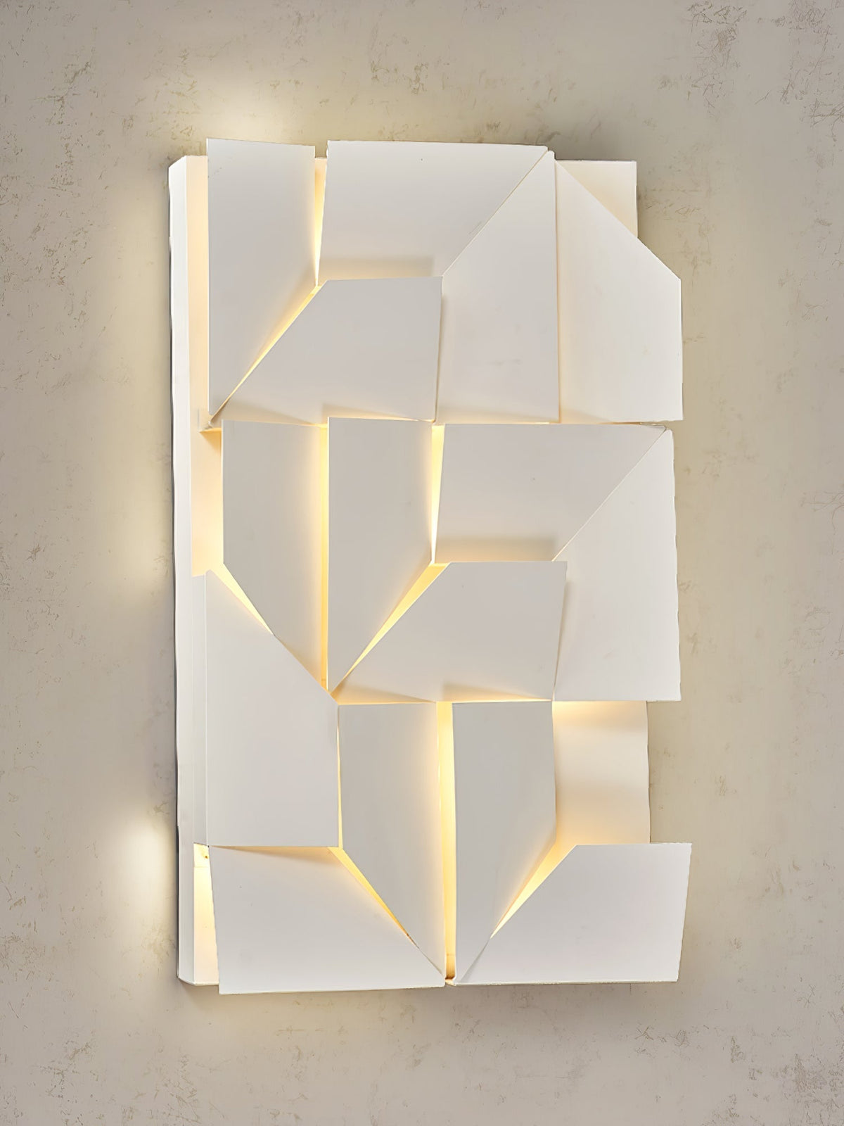 Wynor Shadows Grand Sconce Wall Lamp