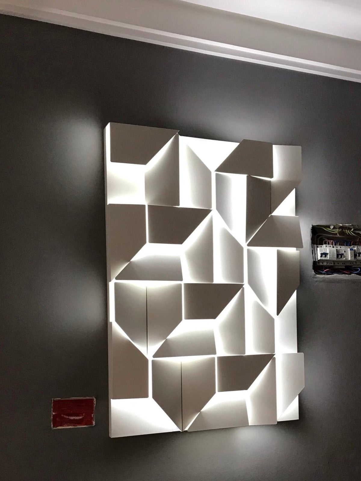 Arthaen Shadows Grand Sconce Wall lamp