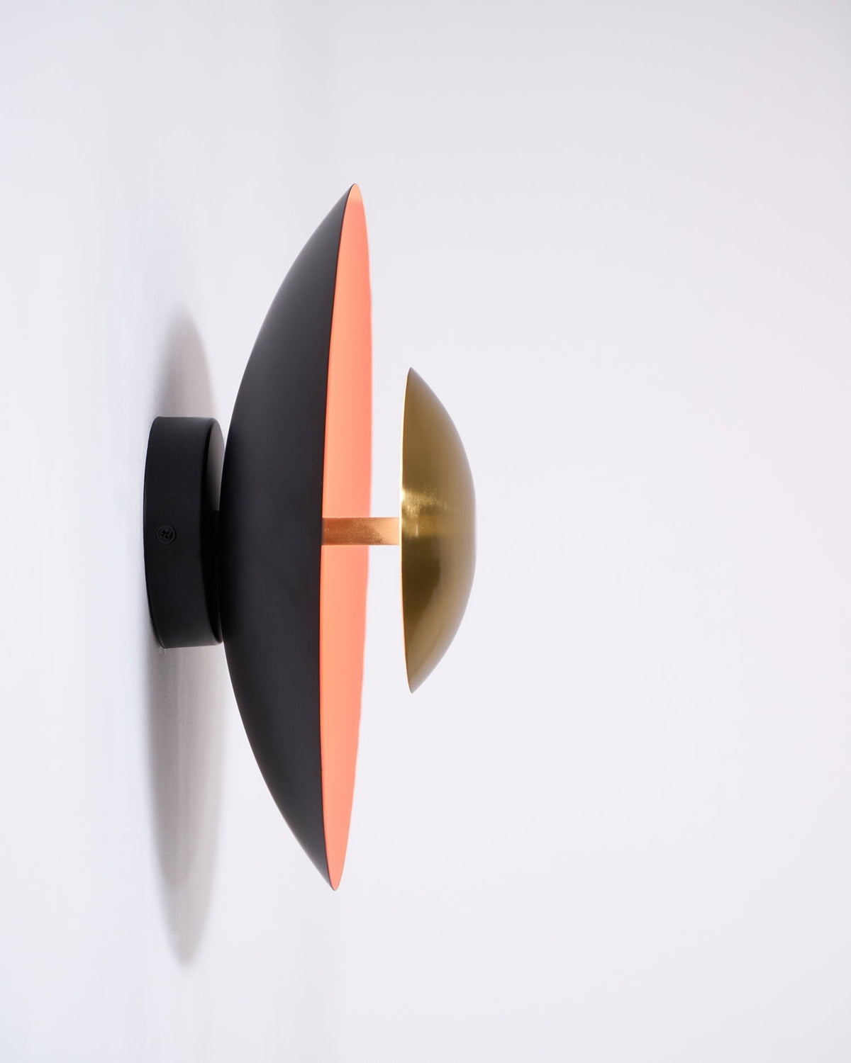 Erlirora Simplicity Glow Plug-in Wall Light