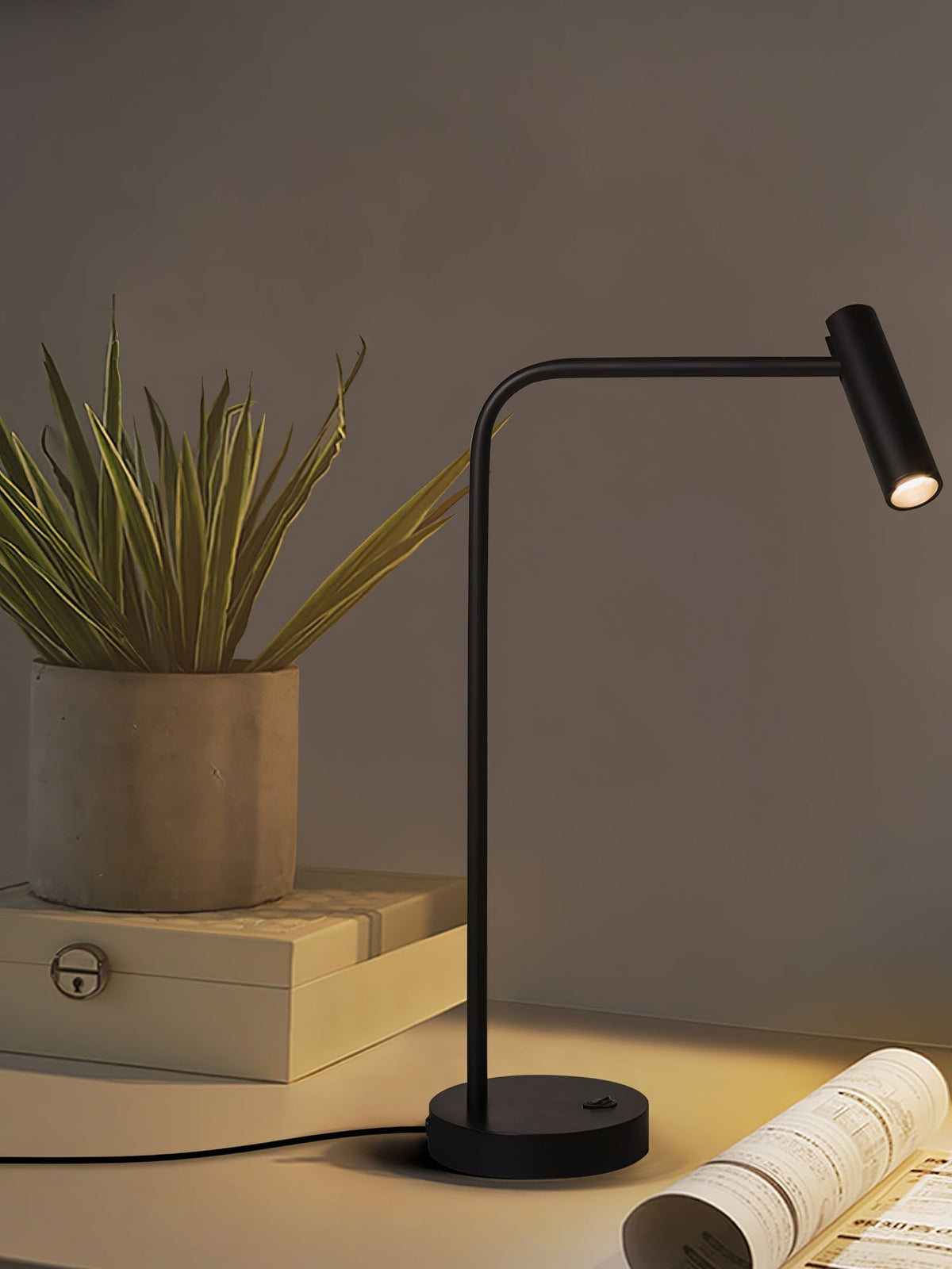 Lumice Miniamlist Table Lamp