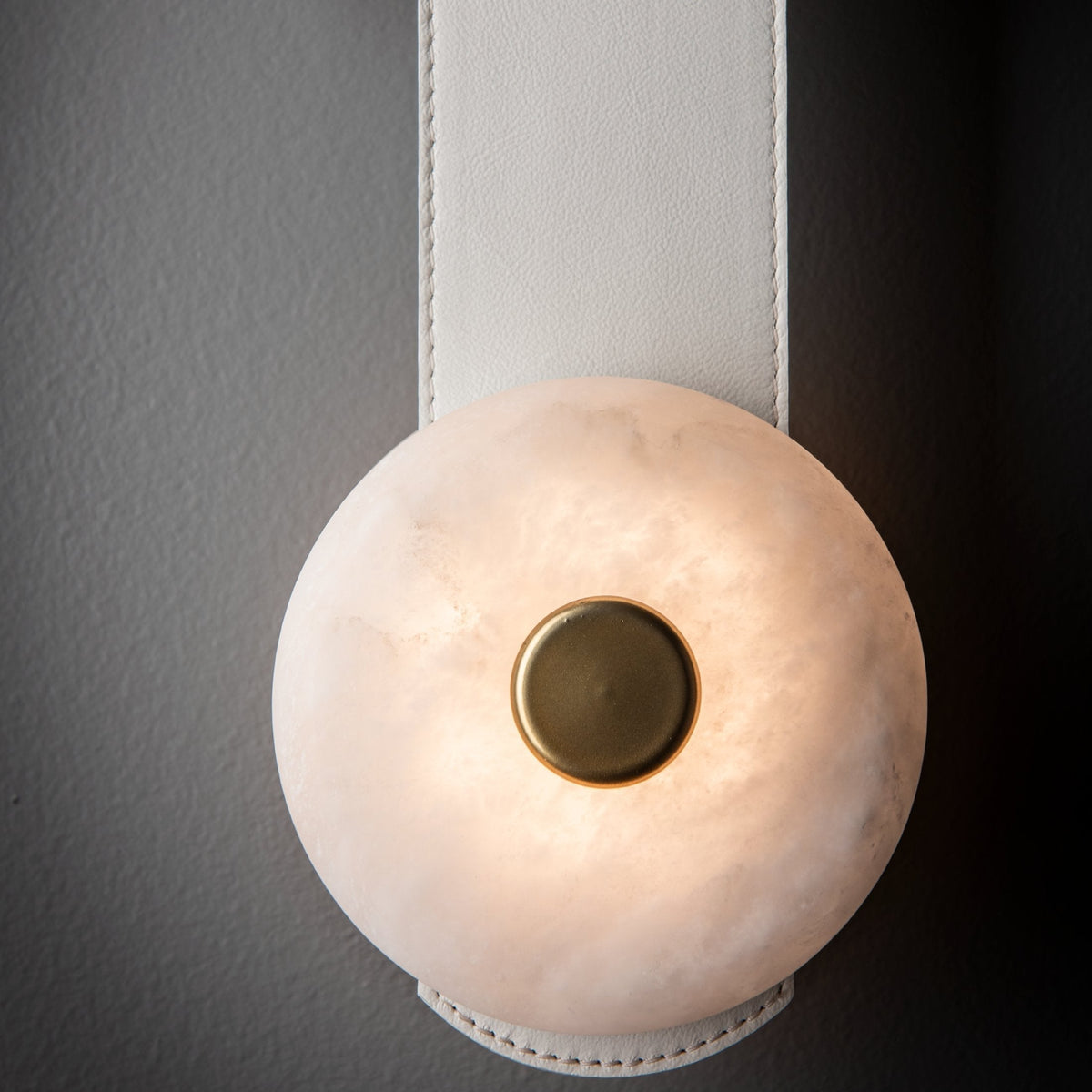 Eirerora Alabaster Wall Lamp