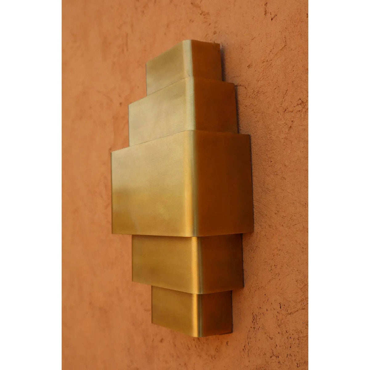 Casaella Brass Wall Lamp