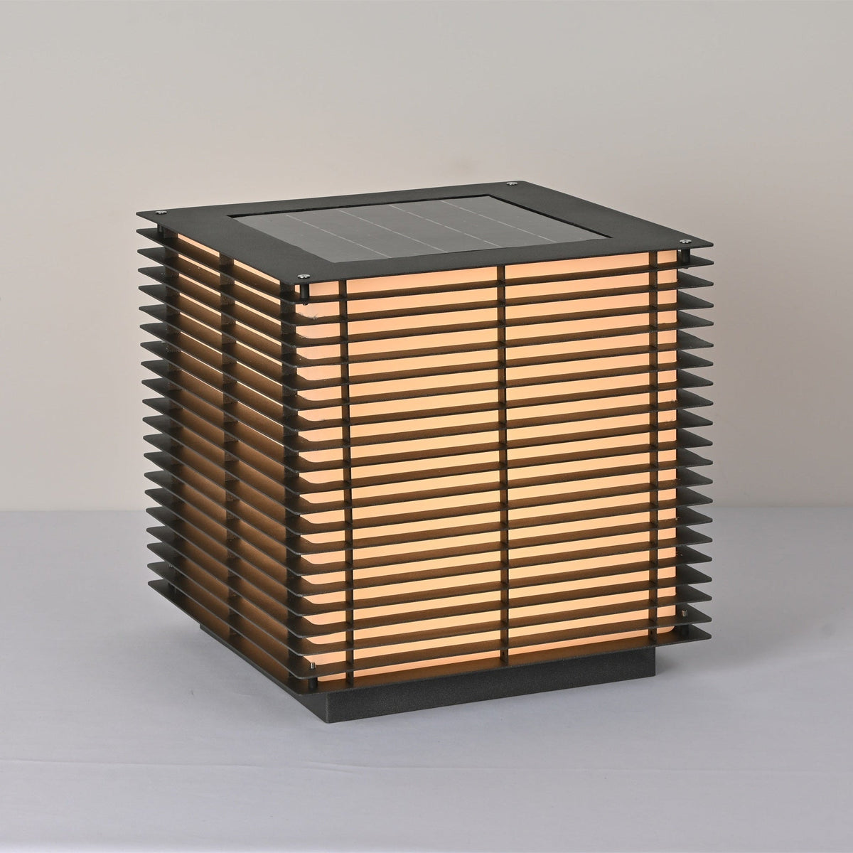 Eryon Solar Grid Outdoor Light
