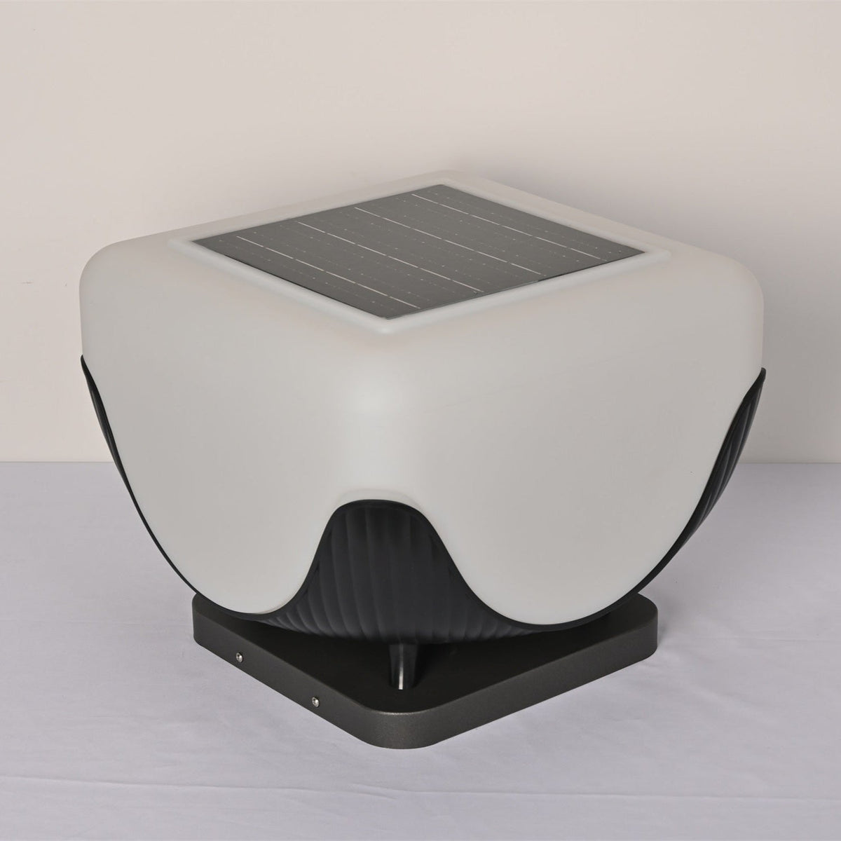 Ryder Minimalist Outdoor Light