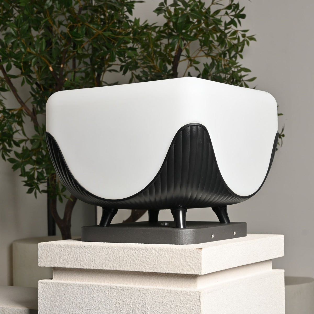 Ryder Minimalist Outdoor Light