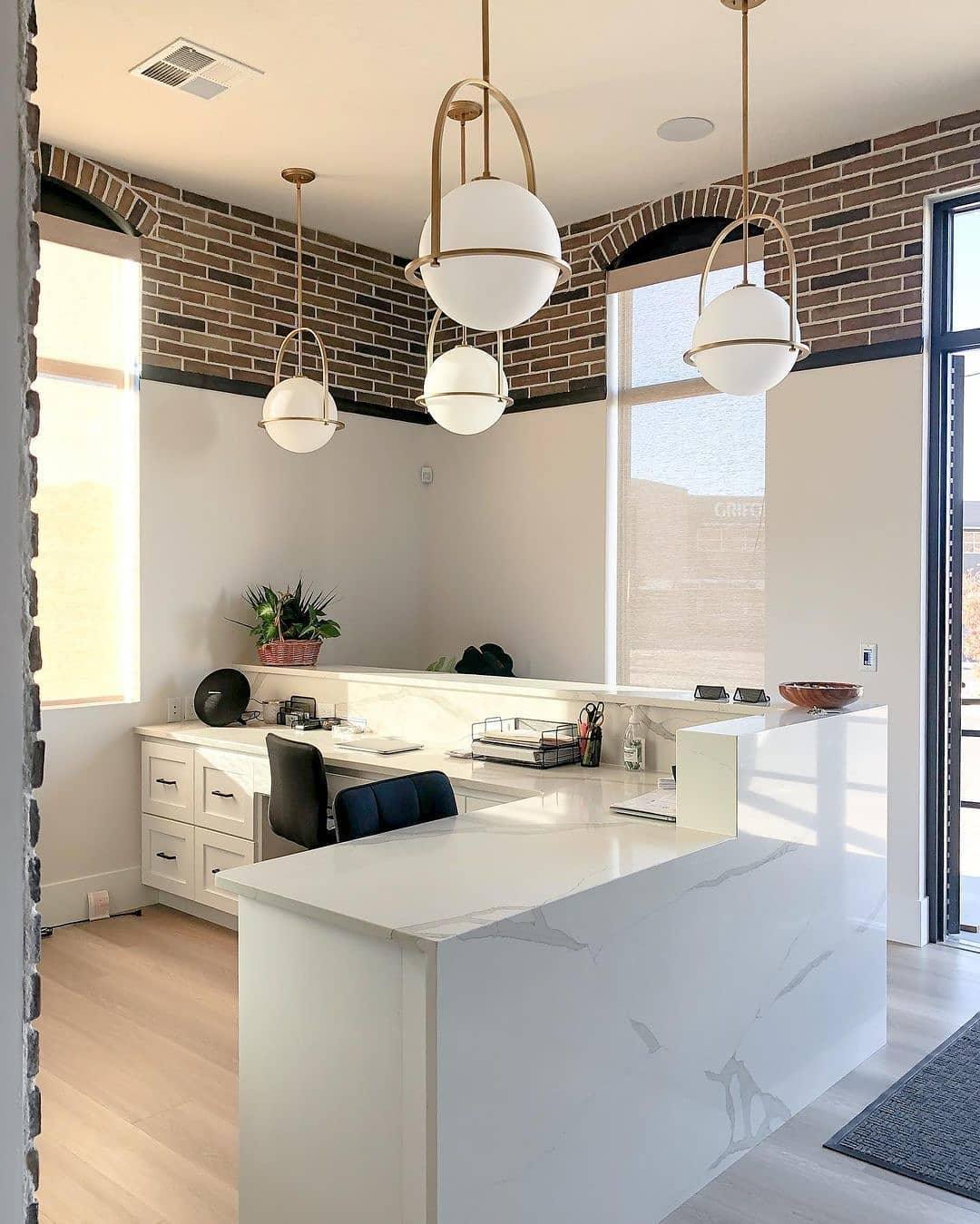 Brandonis Modern Glass Pendant Light