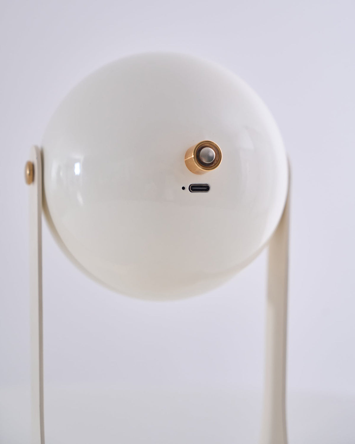 Ulsken Acrylic Minimalist Table Lamp