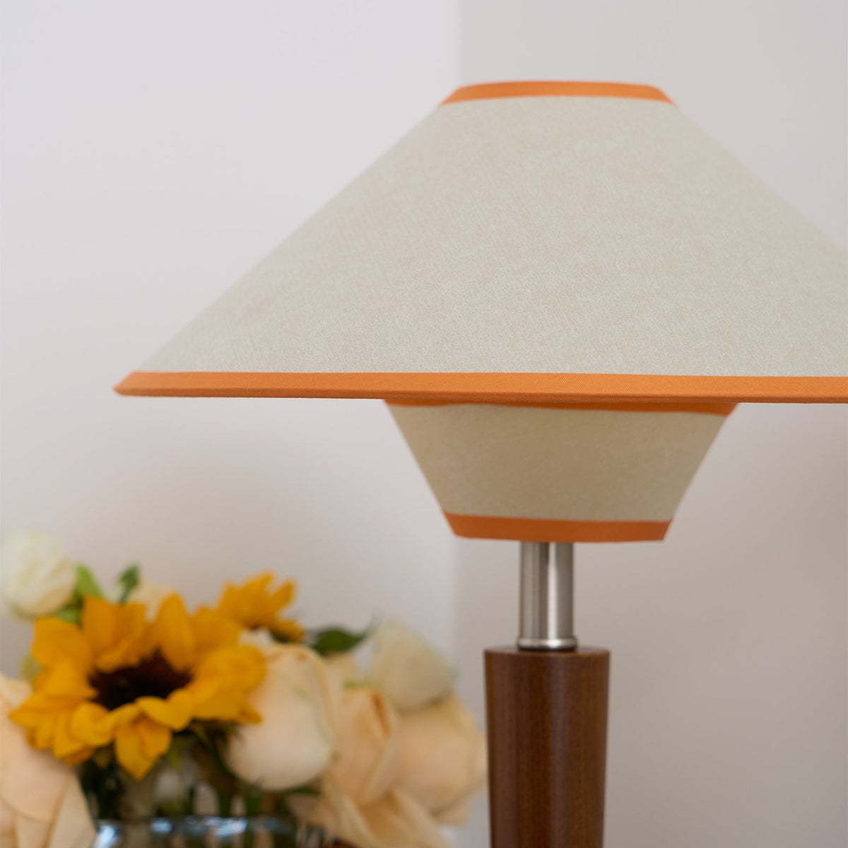Vido Wood Table Lamp