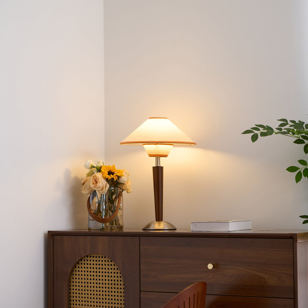 Vido Wood Table Lamp
