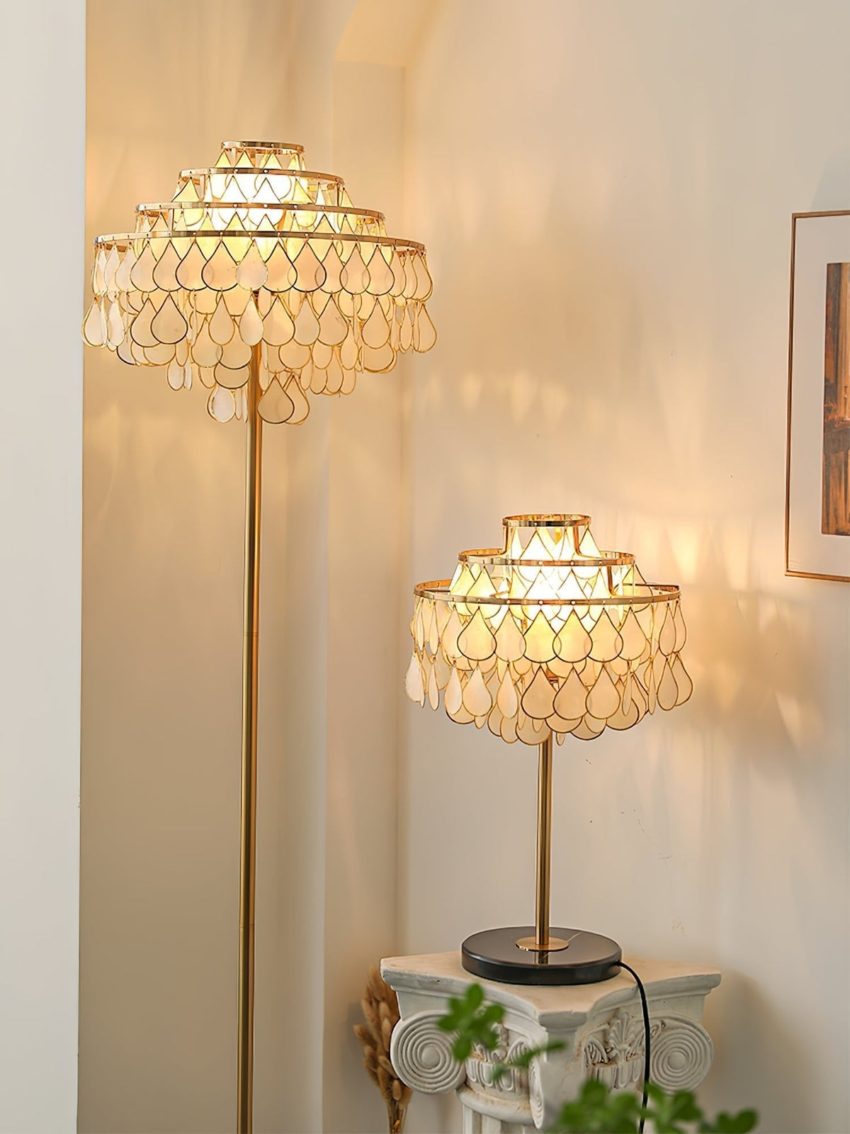 Jacob Luxury Teardrops Shell Table Lamp