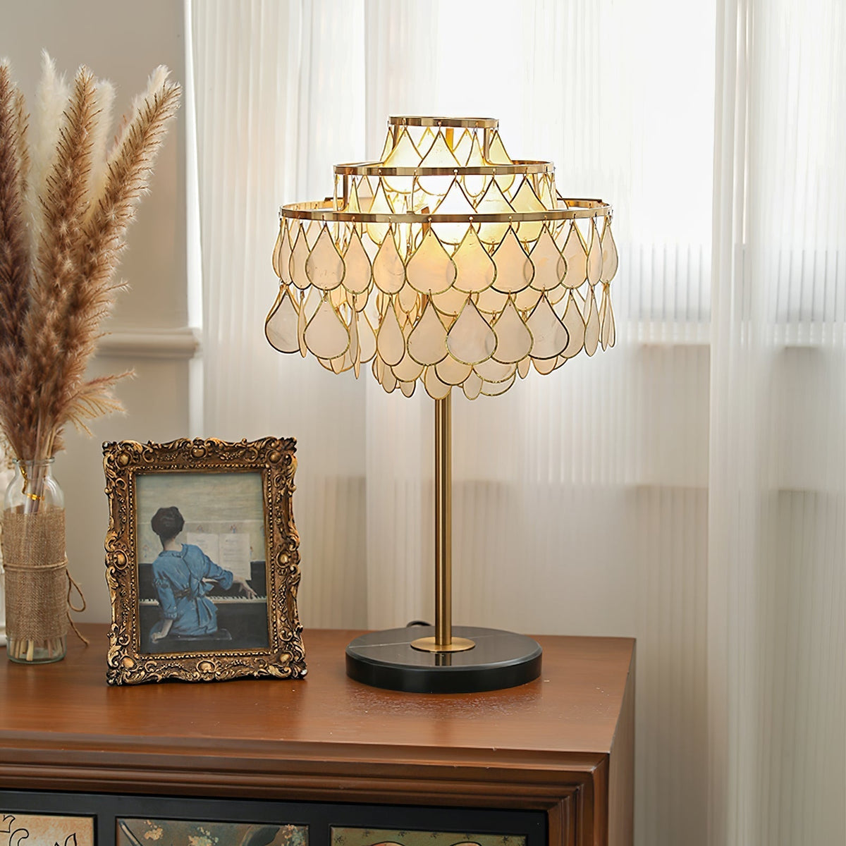 Jacob Luxury Teardrops Shell Table Lamp