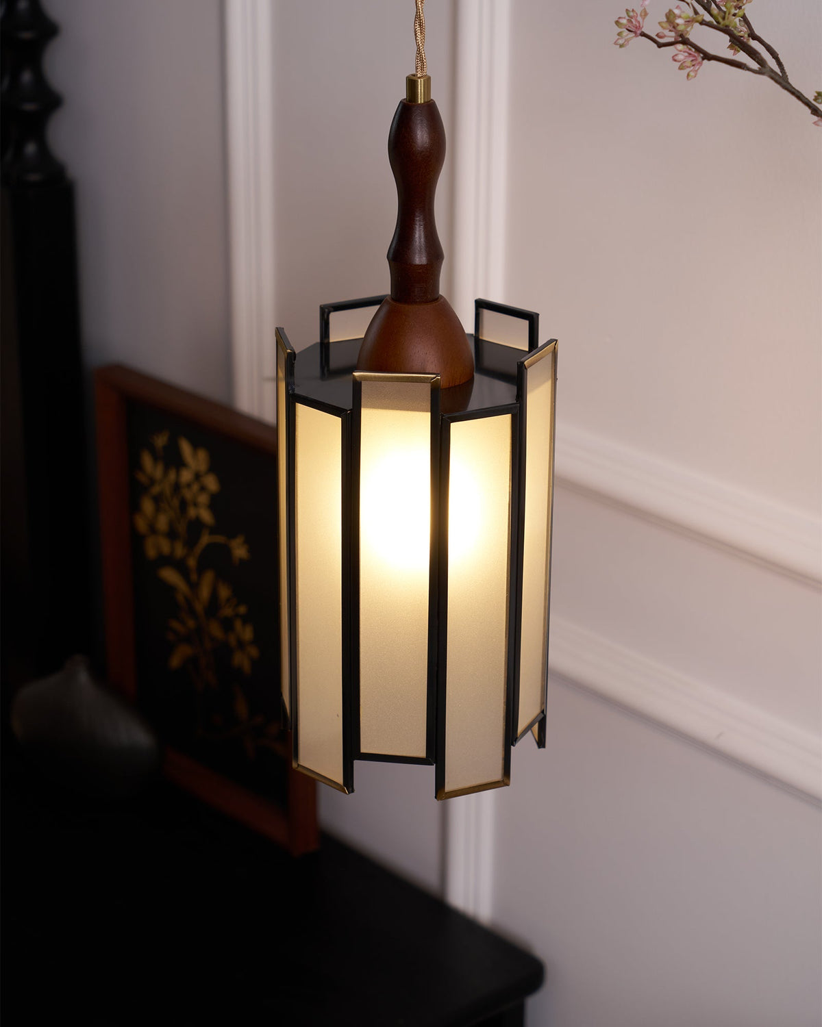 Ebjan Stained Glass Pendant Light