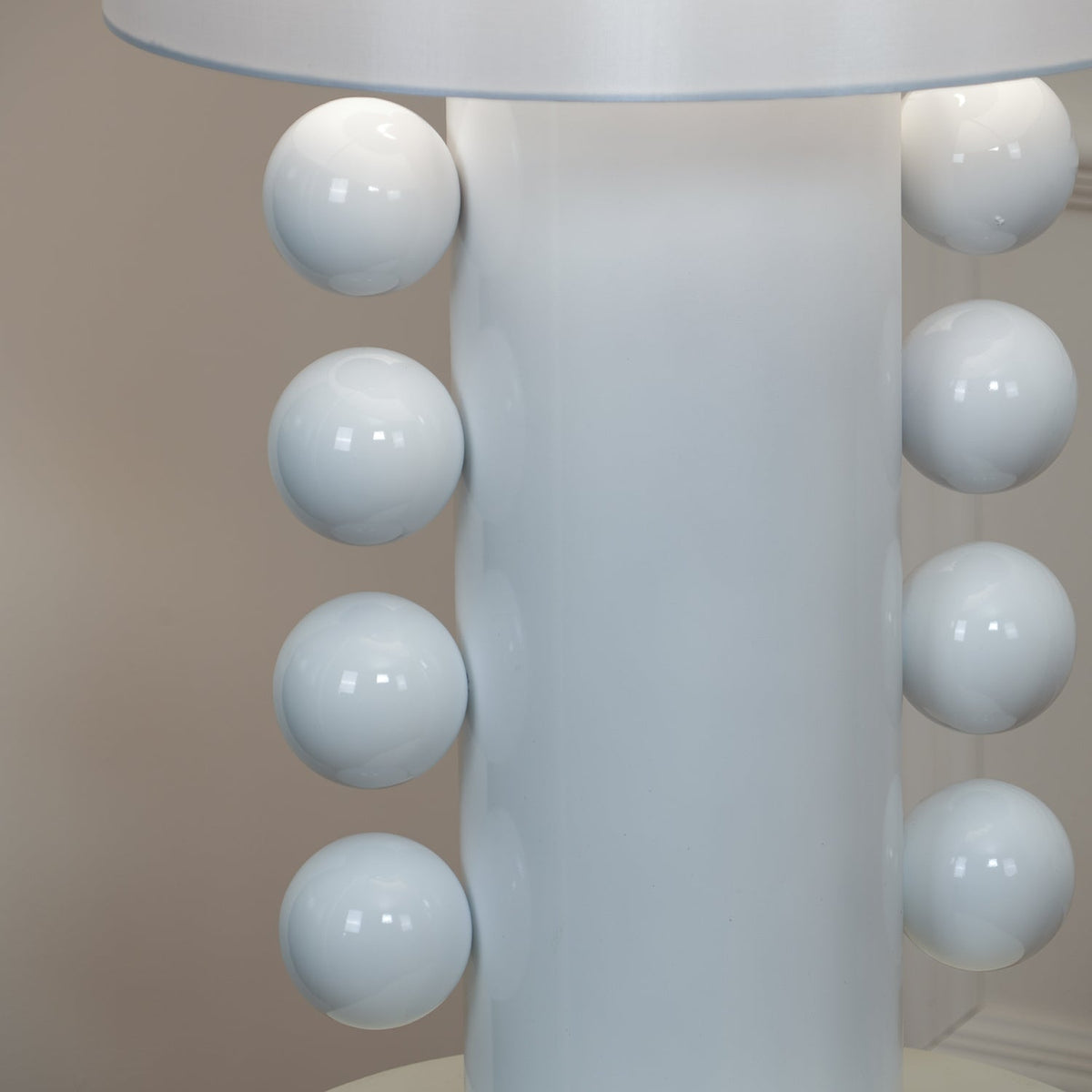 Nixu Fabric Whimsical Table Lamp