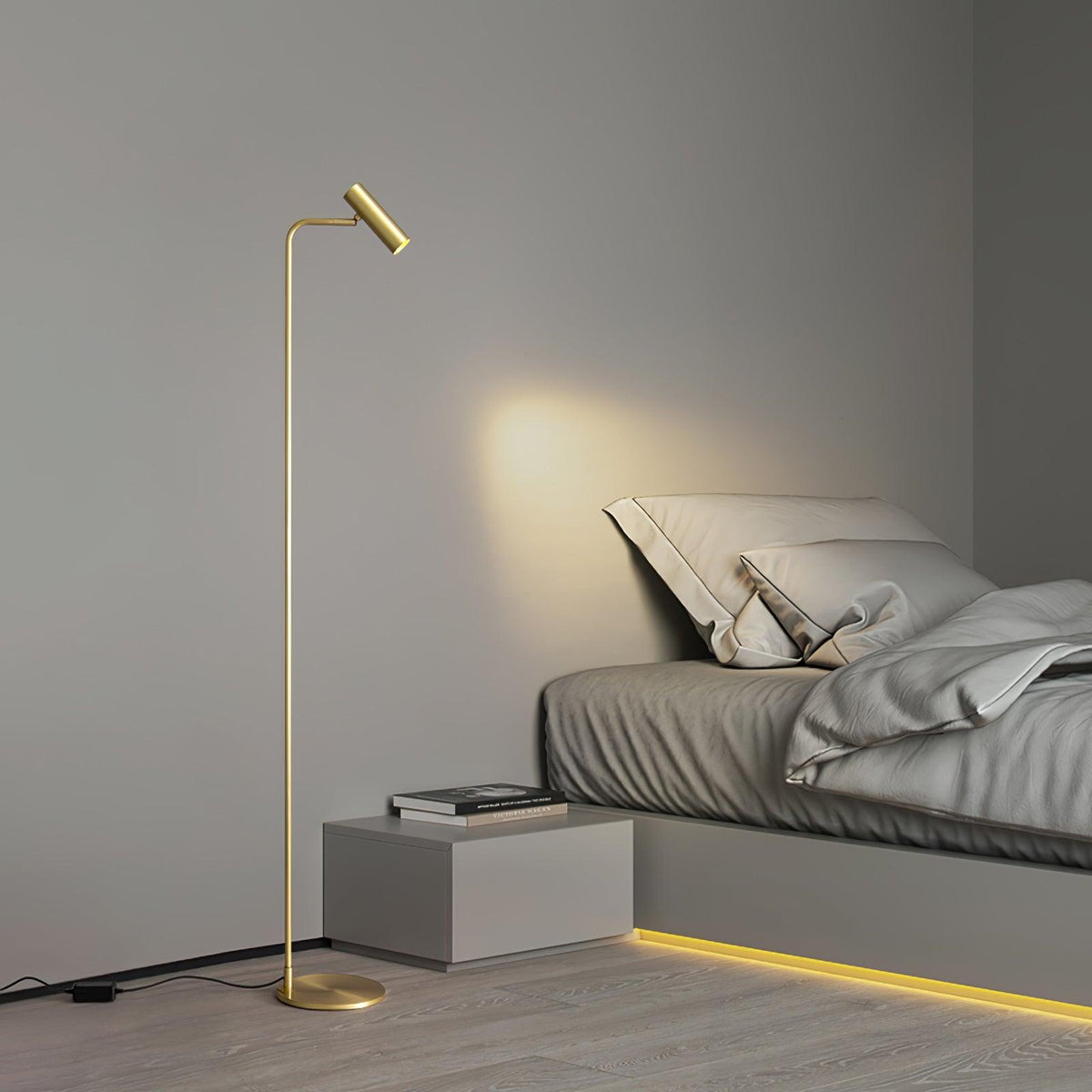 Nirixa Brass Industrial Floor Lamp