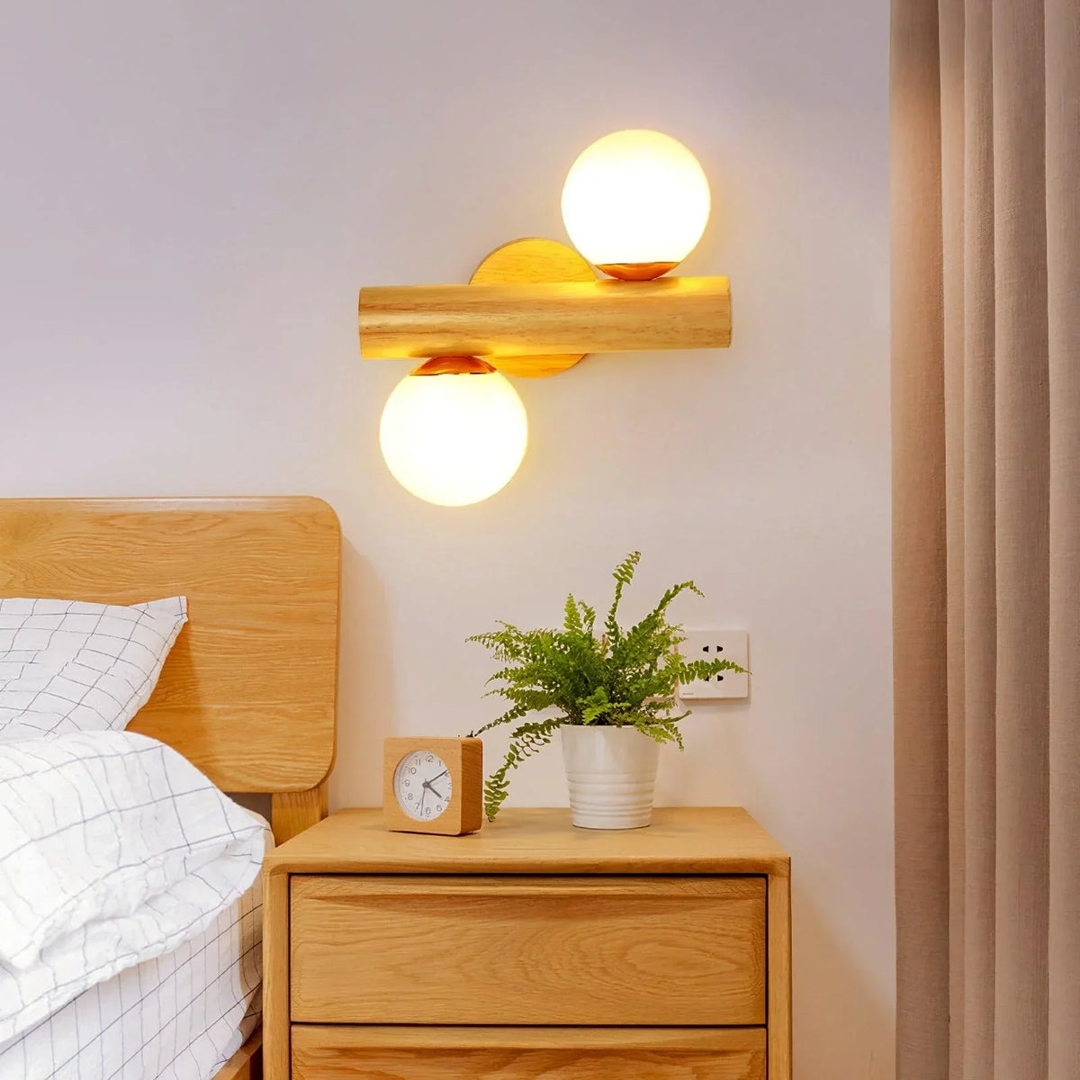 Muto Antique Cottage Wood Wall Light Rotatable