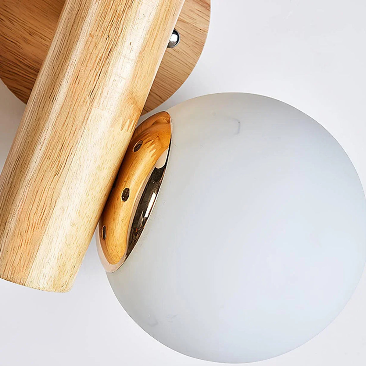 Muto Antique Cottage Wood Wall Light Rotatable
