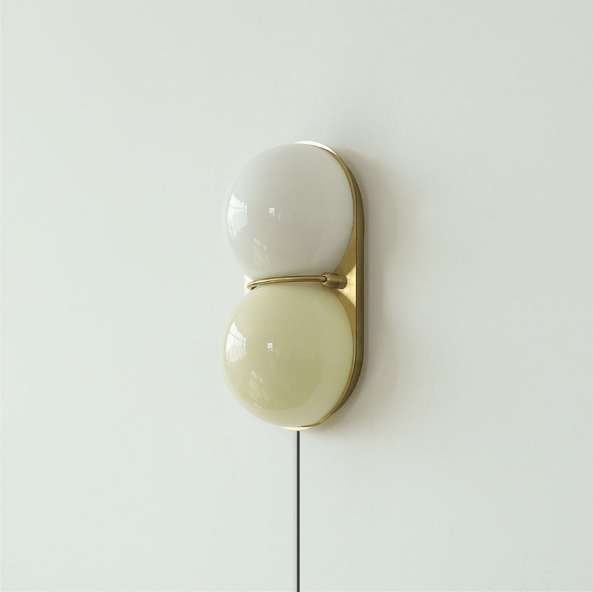 Bola Globe Glass Plug In Indoor Wall Light