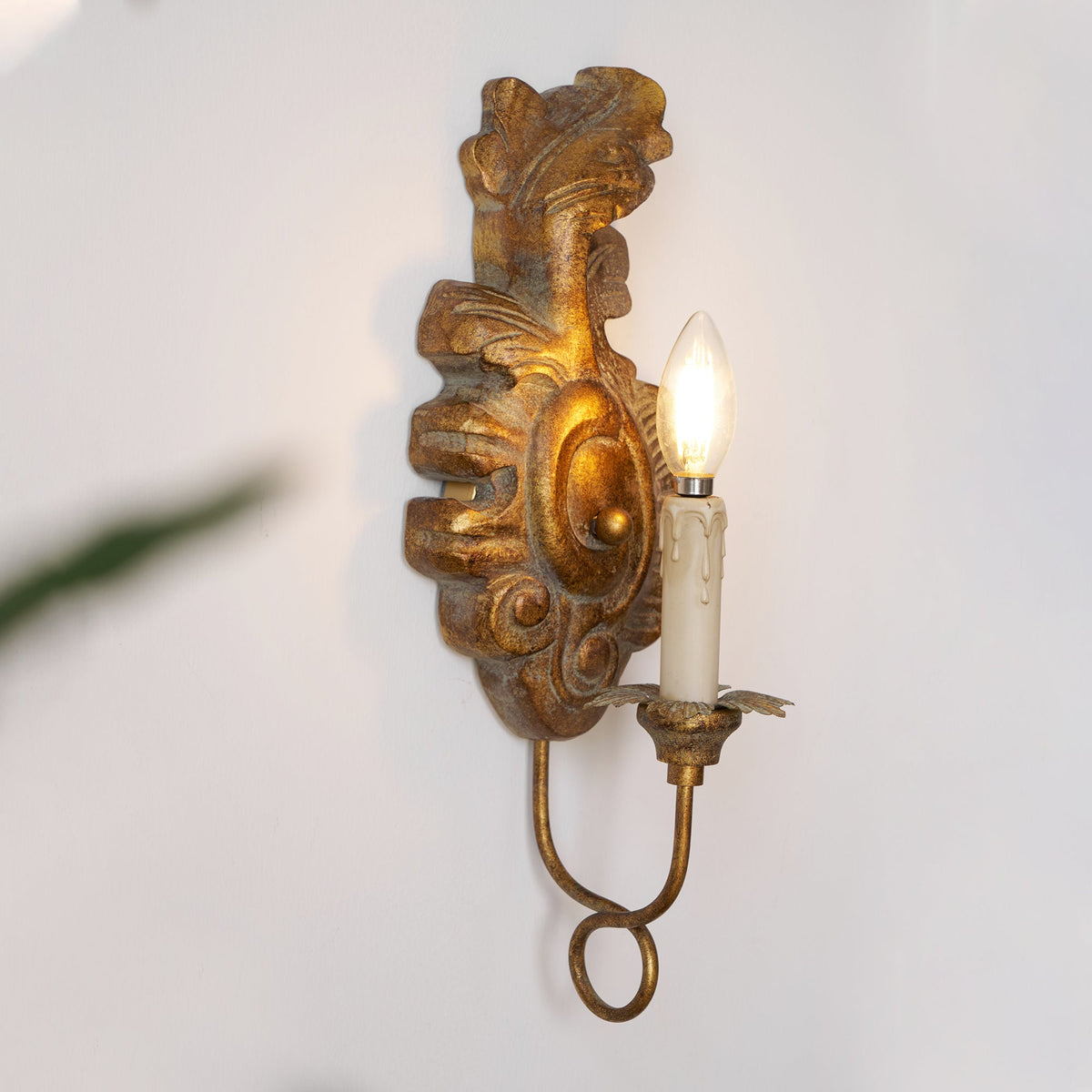 Veda Wood Indoor Wall Lamp