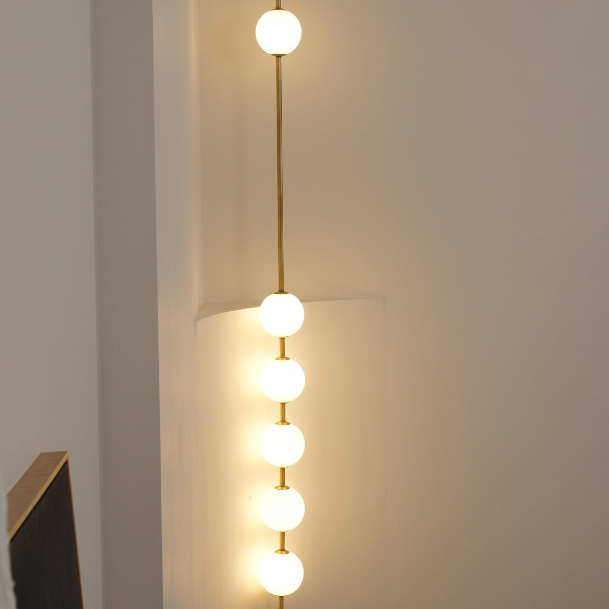 Willa Wall Lamp Vertical Balls Brass