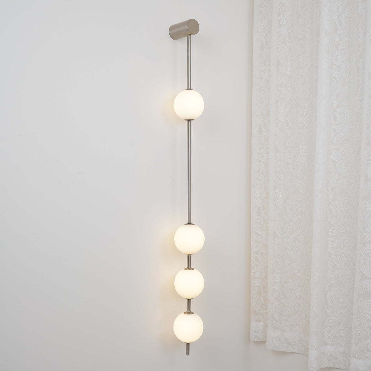 Willa Wall Lamp Vertical Balls Brass