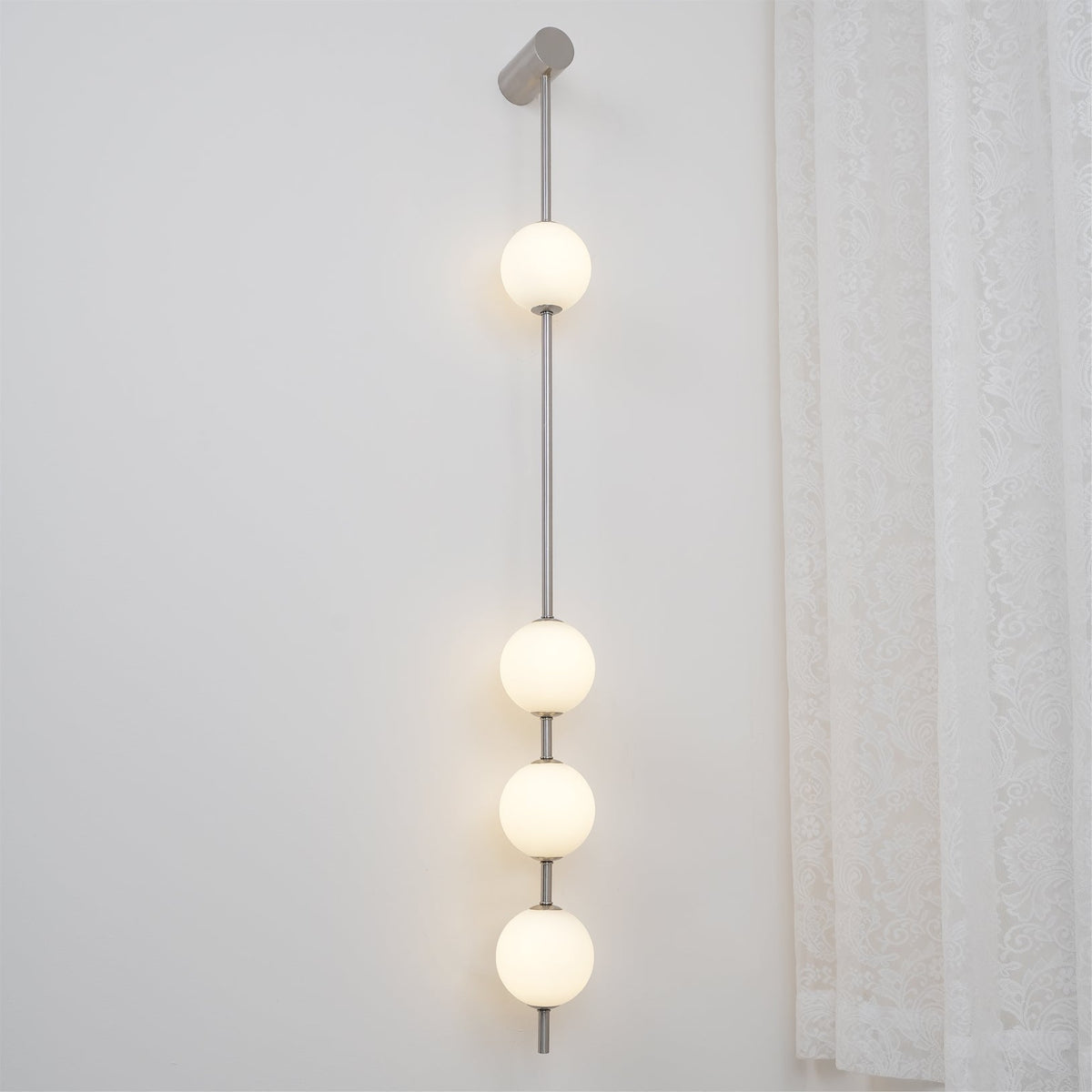 Willa Wall Lamp Vertical Balls Brass