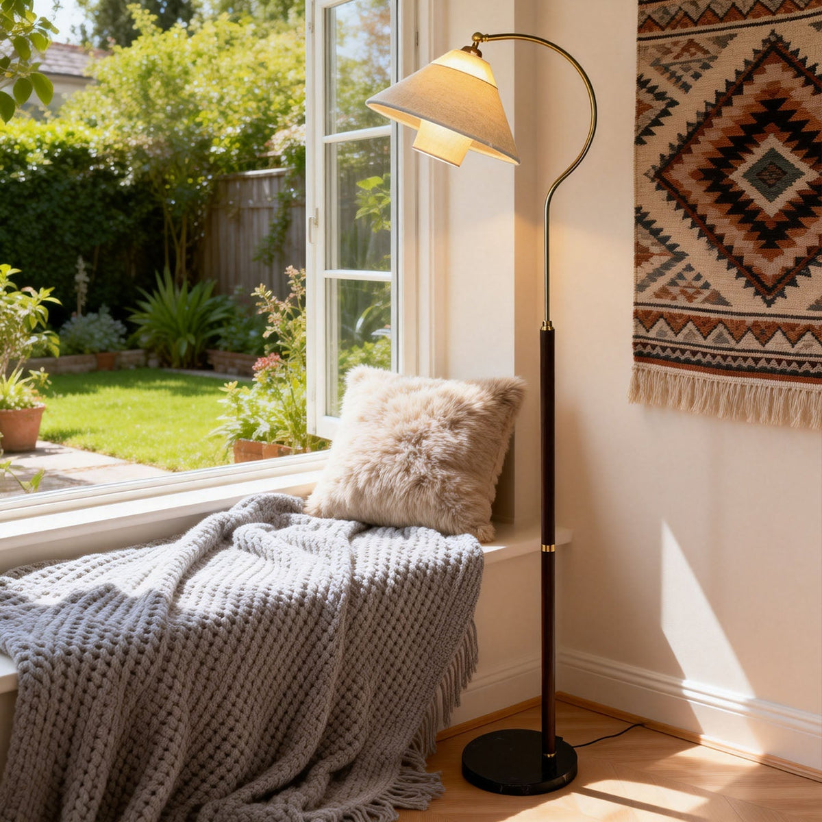 Viraalina Gooseneck Floor Lamp