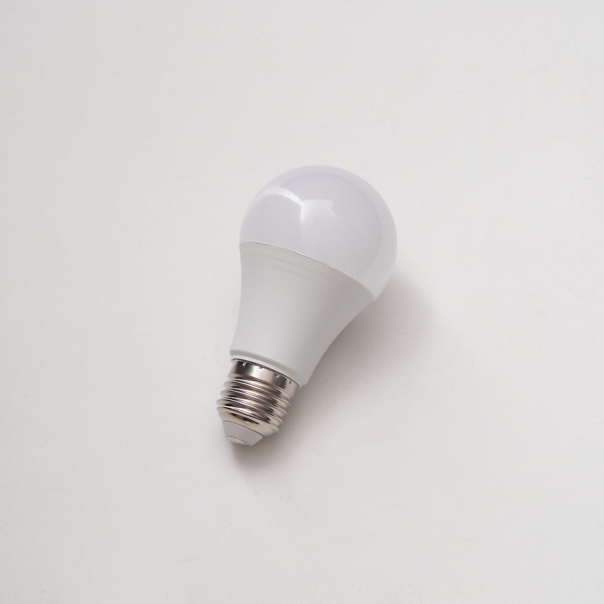 Sevros White LED Light E27 or E26 Bulb