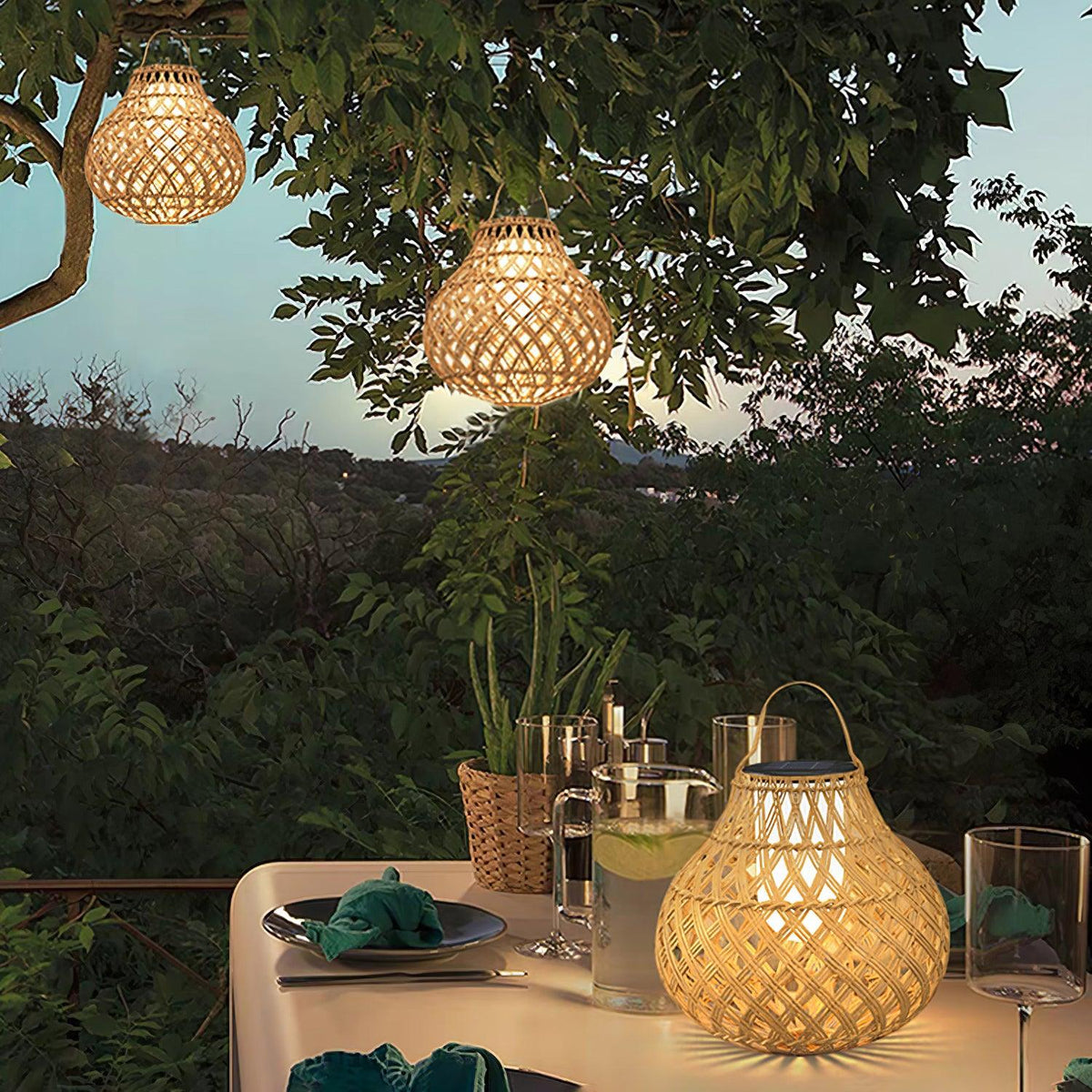 Isenor Woven Sphere Lantern Outdoor Lamp
