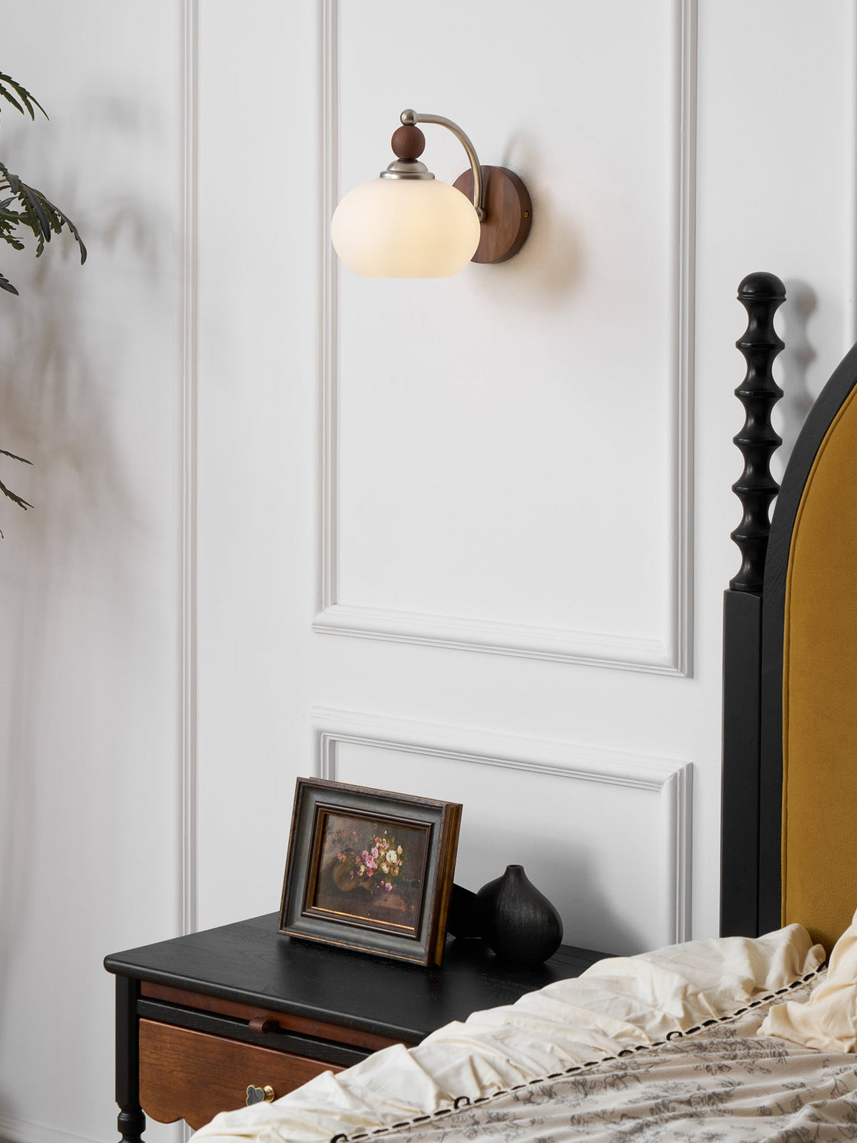 Vicare Premium Nordic Art Glass Wall Lamp