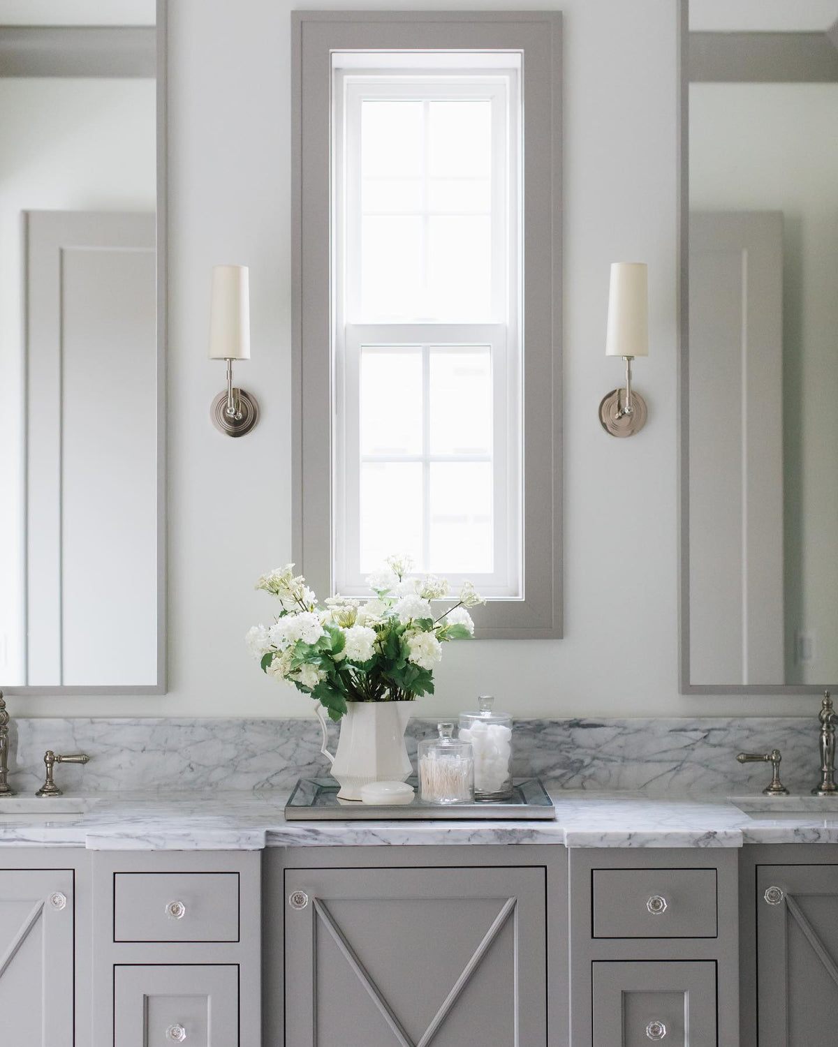 Elaiella Wall Lamp