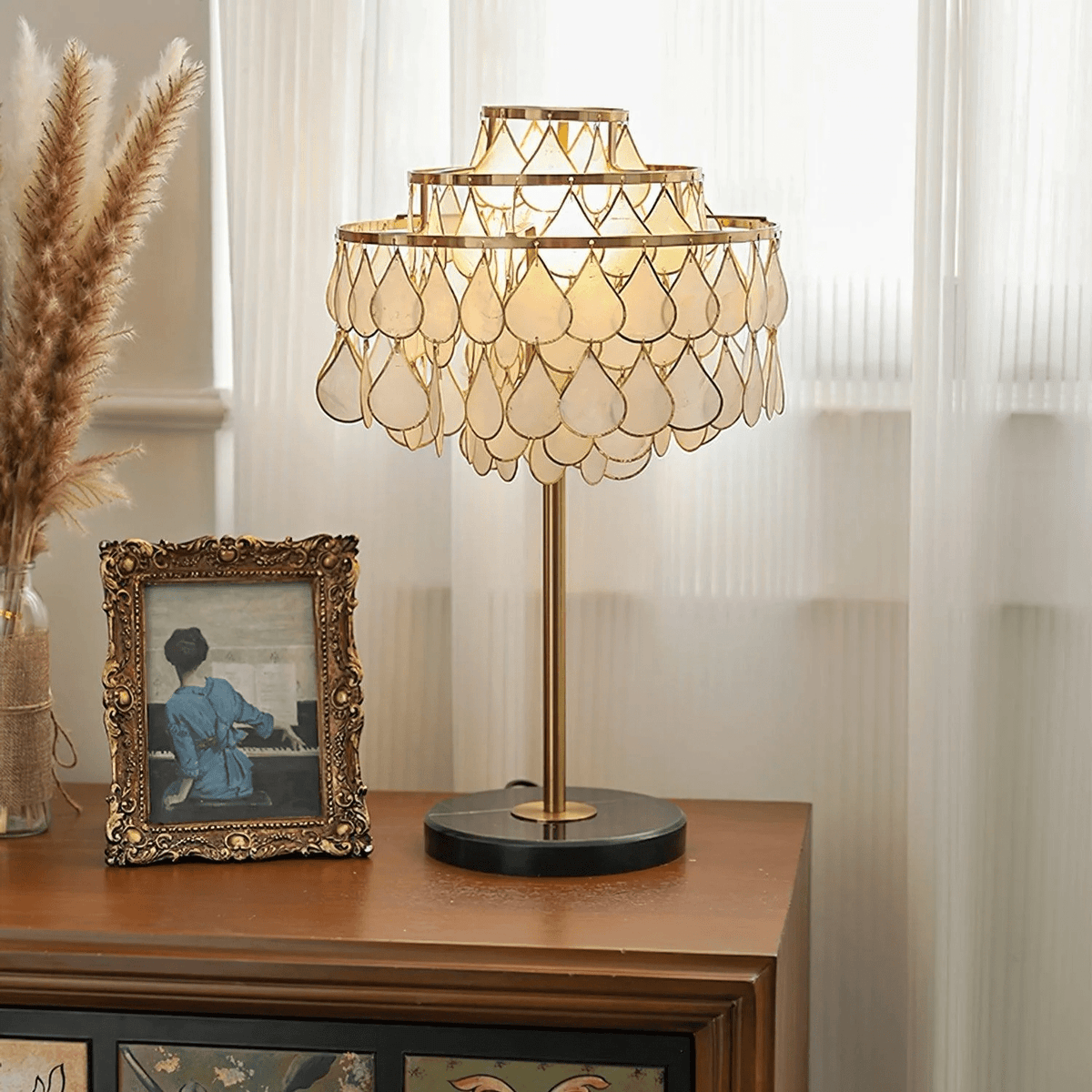 Jacob Luxury  Teardrops  Shell Table Lamp