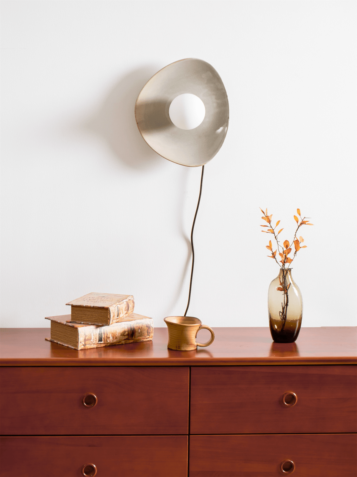 Lioruiella Pebble Disc Plug-in Ceramics Glass Wall Light