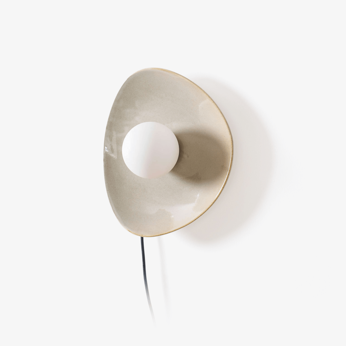 Lioruiella Pebble Disc Plug-in Ceramics Glass Wall Light
