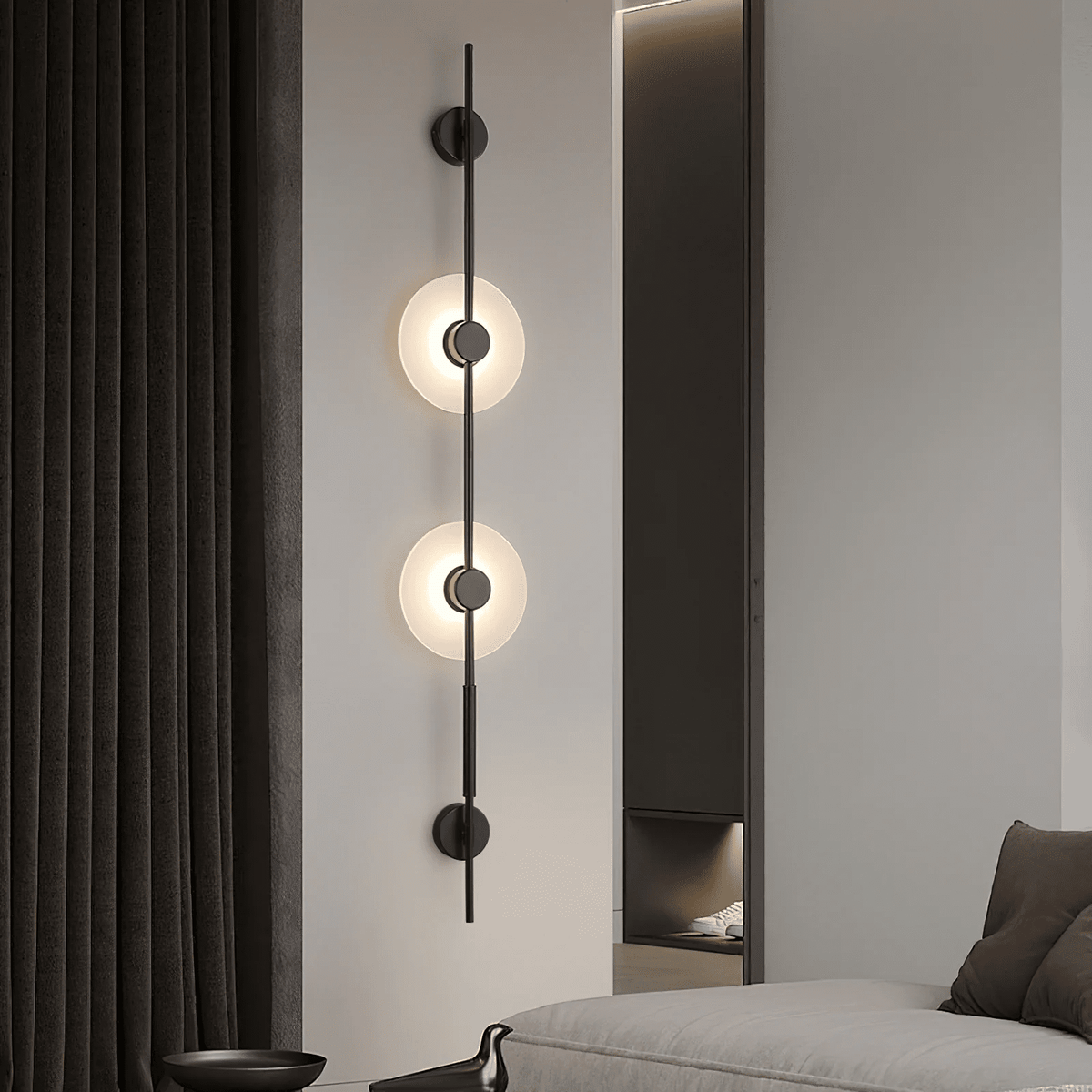 Neron Alabaster Vertical Wall Sconce