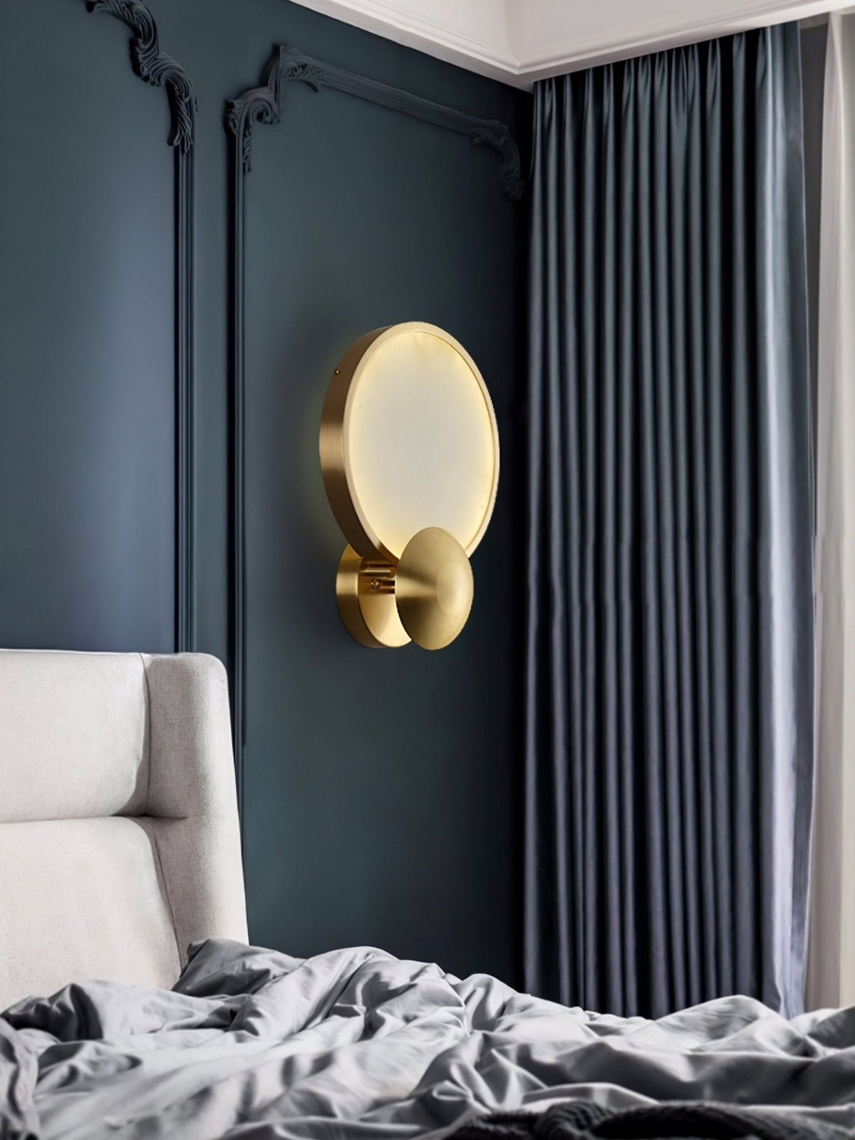 Avenuelia Alabaster Wall Light