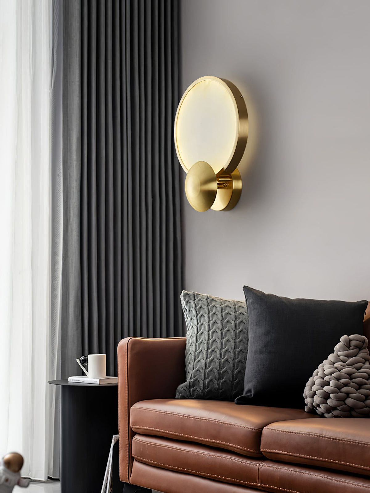 Avenuelia Alabaster Wall Light