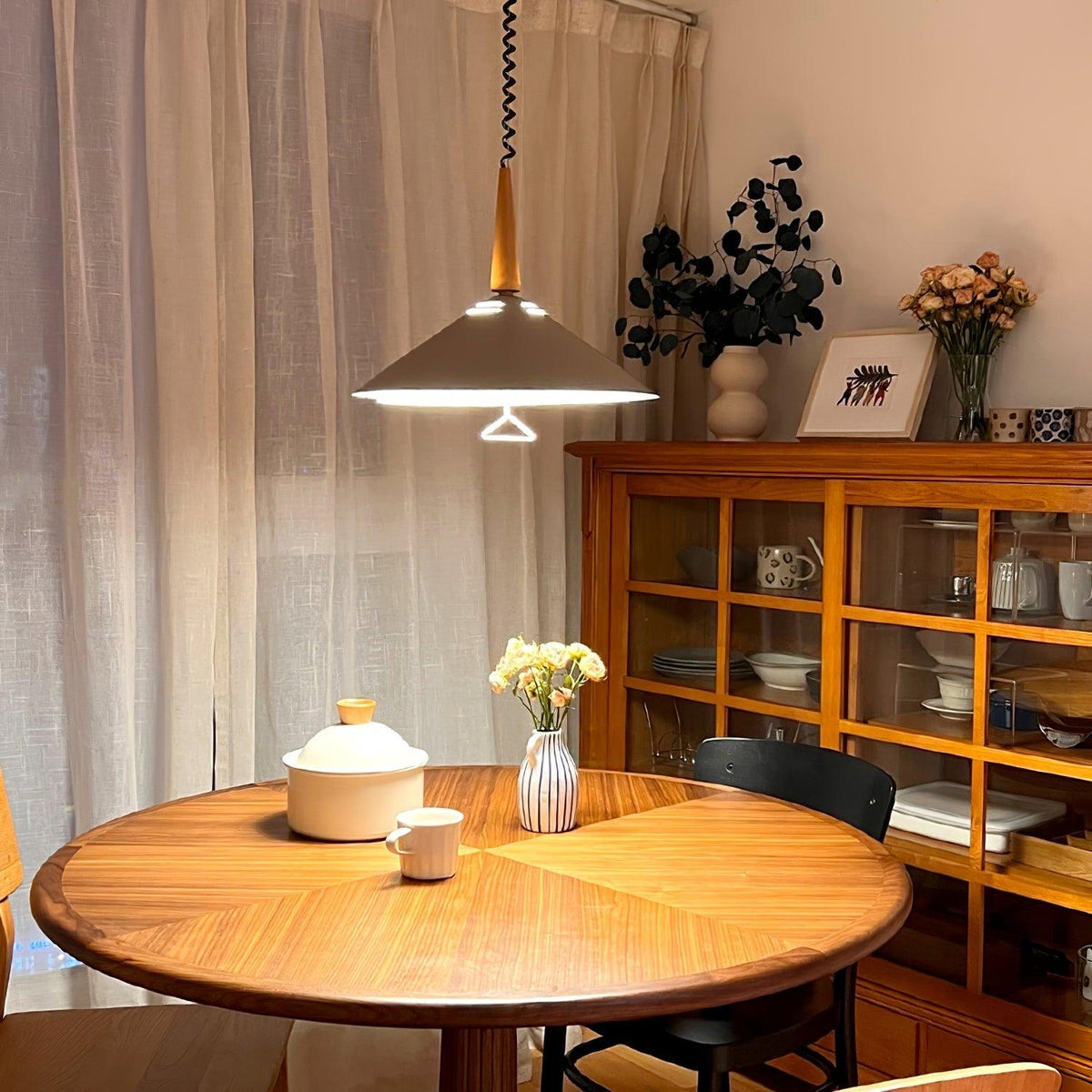 Jolvin Modern Minimalist Retro Pendant Lamp