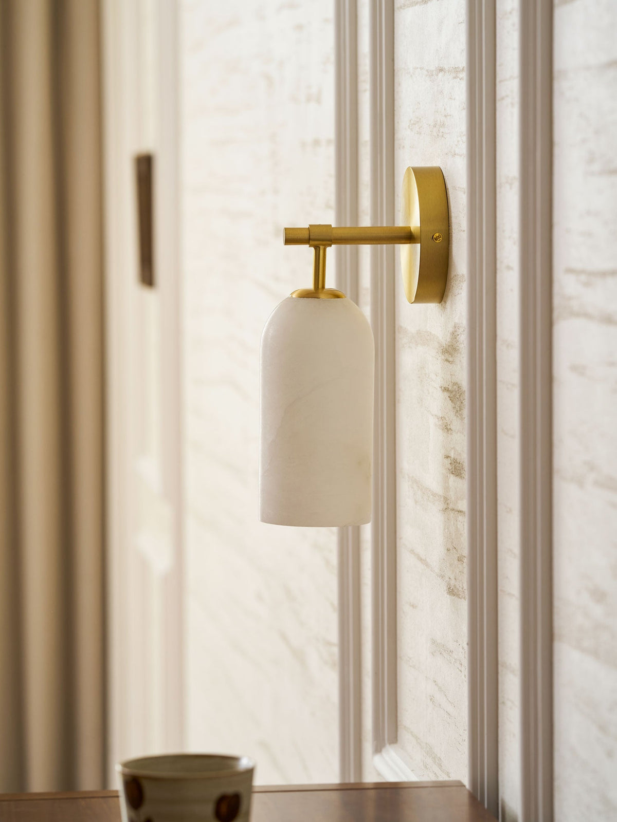 Posha Pillar Alabaster Indoor Wall Light