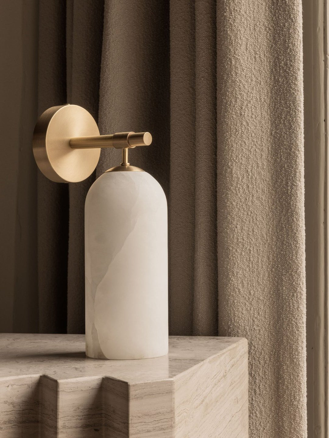 Posha Pillar Alabaster Indoor Wall Light