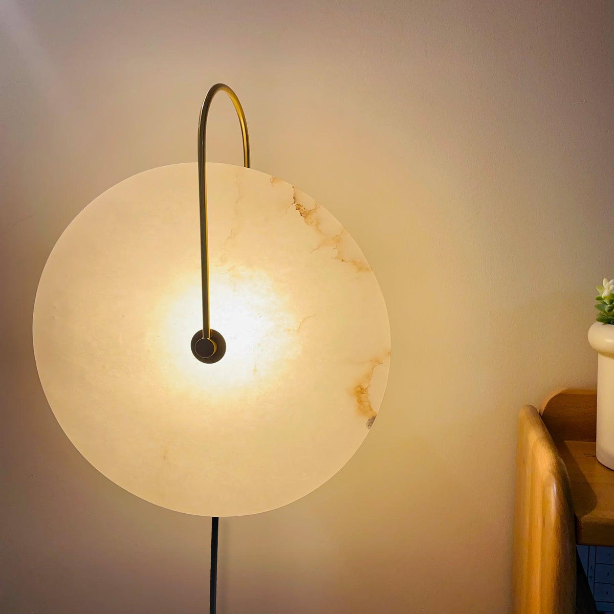 Ceraeyra Alabaster Globe Wall Light