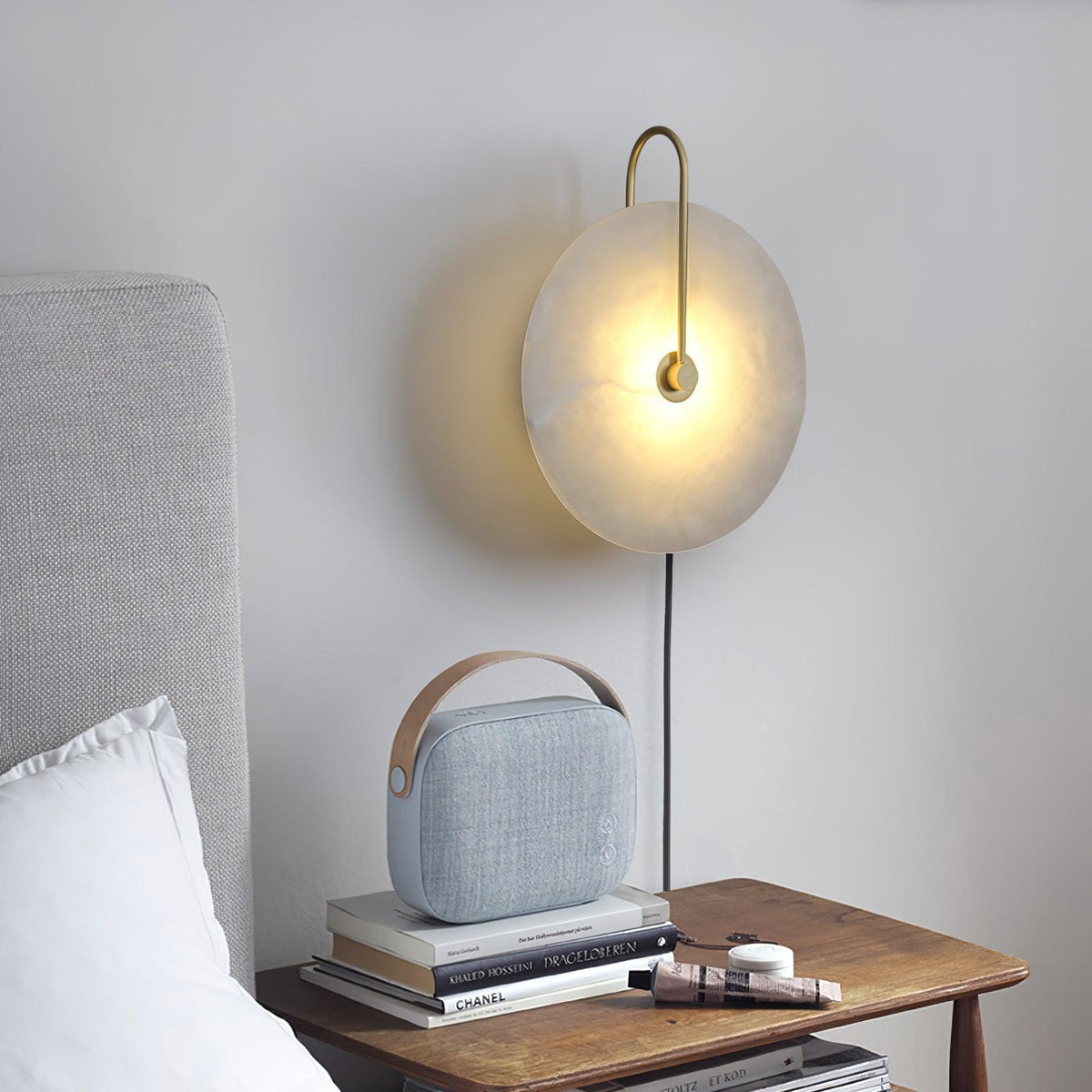 Ceraeyra Alabaster Globe Wall Light