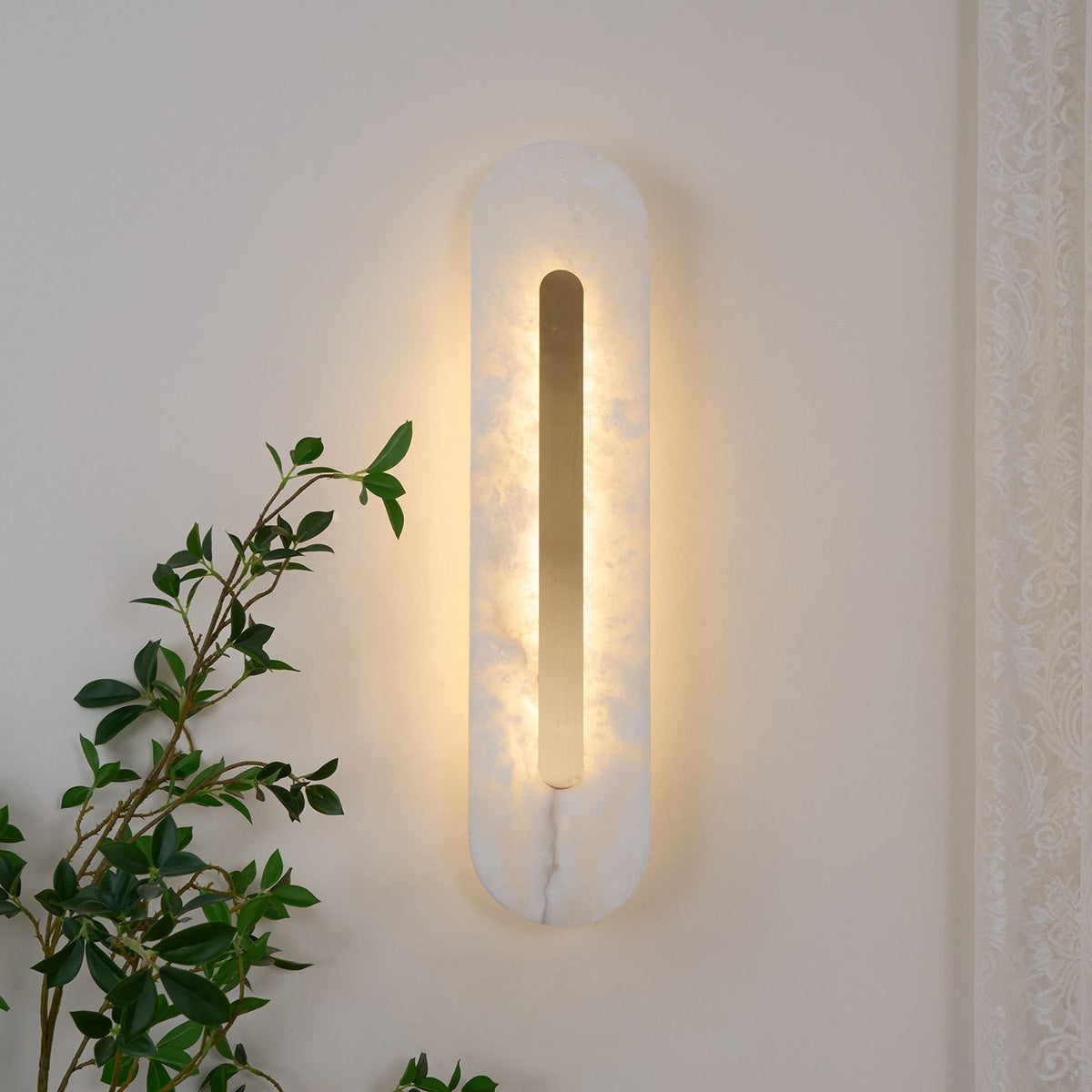 Selvia Minimalist Alabaster Wall Light