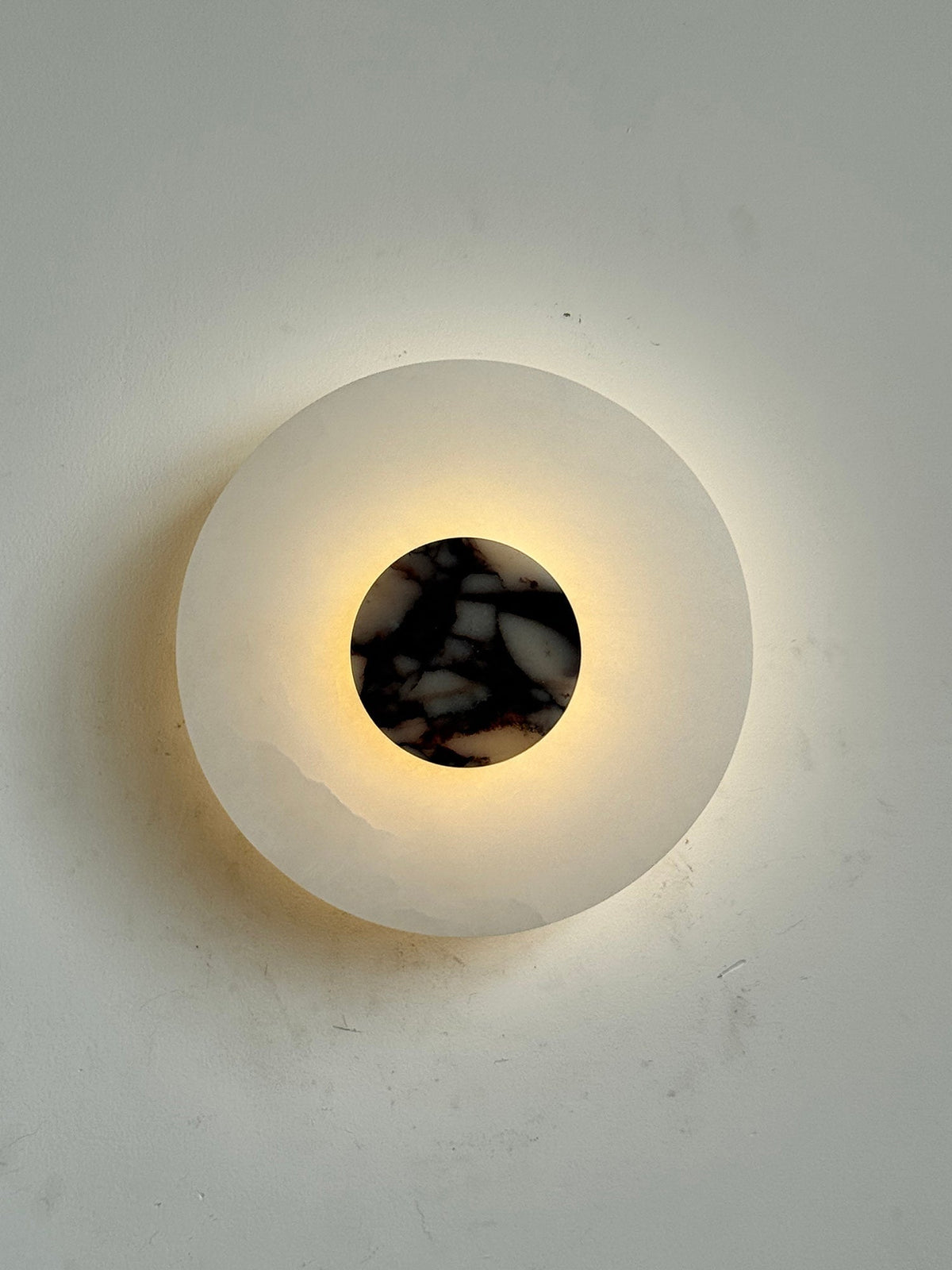 Rauduvyi Modern Minimalist Alabaster Wall Lamp