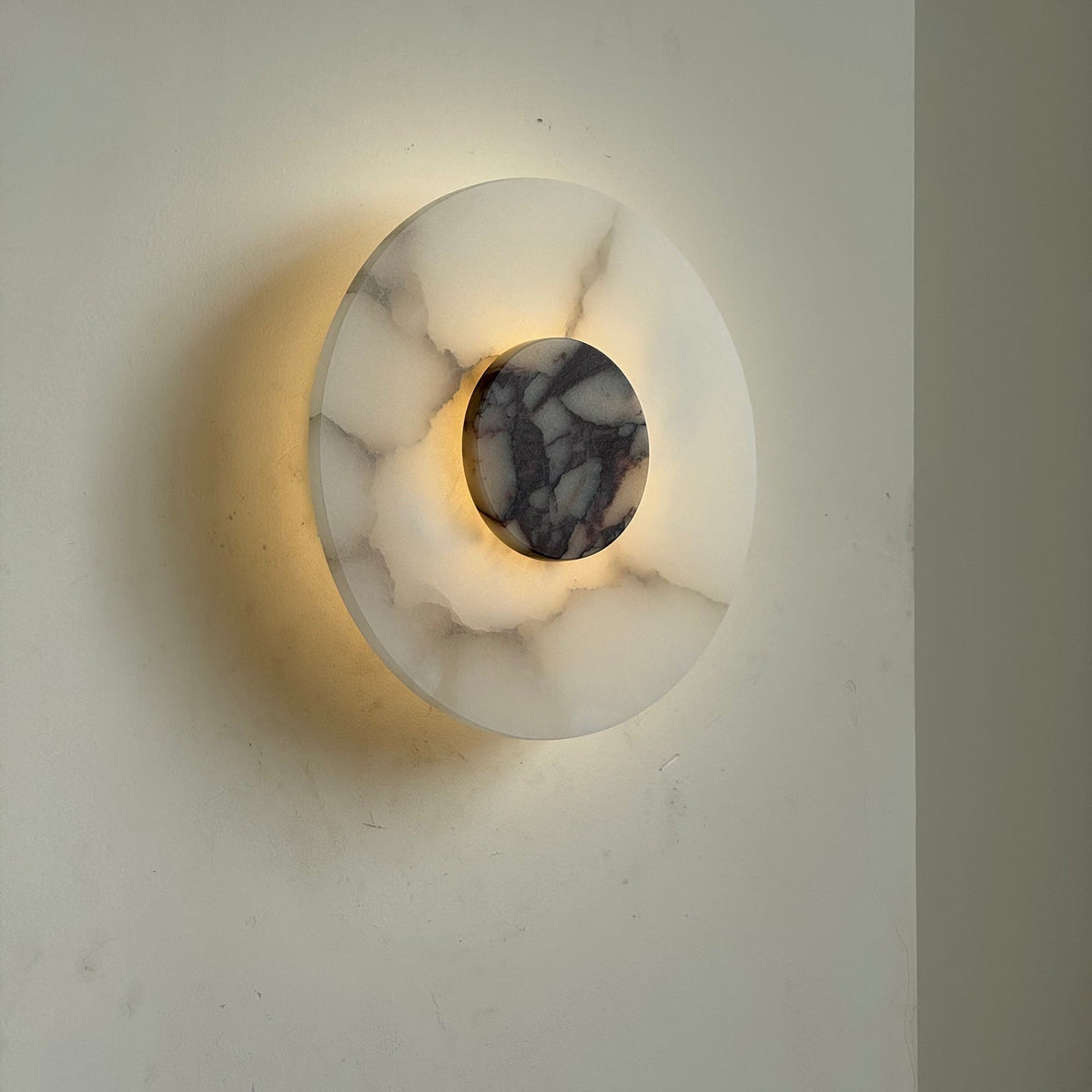 Rauduvyi Modern Minimalist Alabaster Wall Lamp